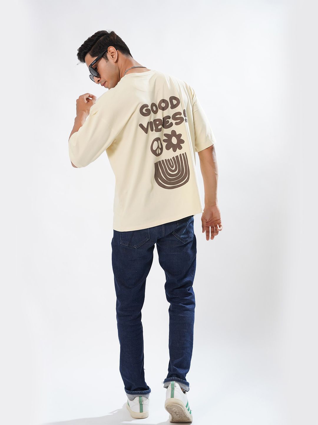 

ROYALTAIL Men Typography Printed V-Neck Applique T-shirt, Cream