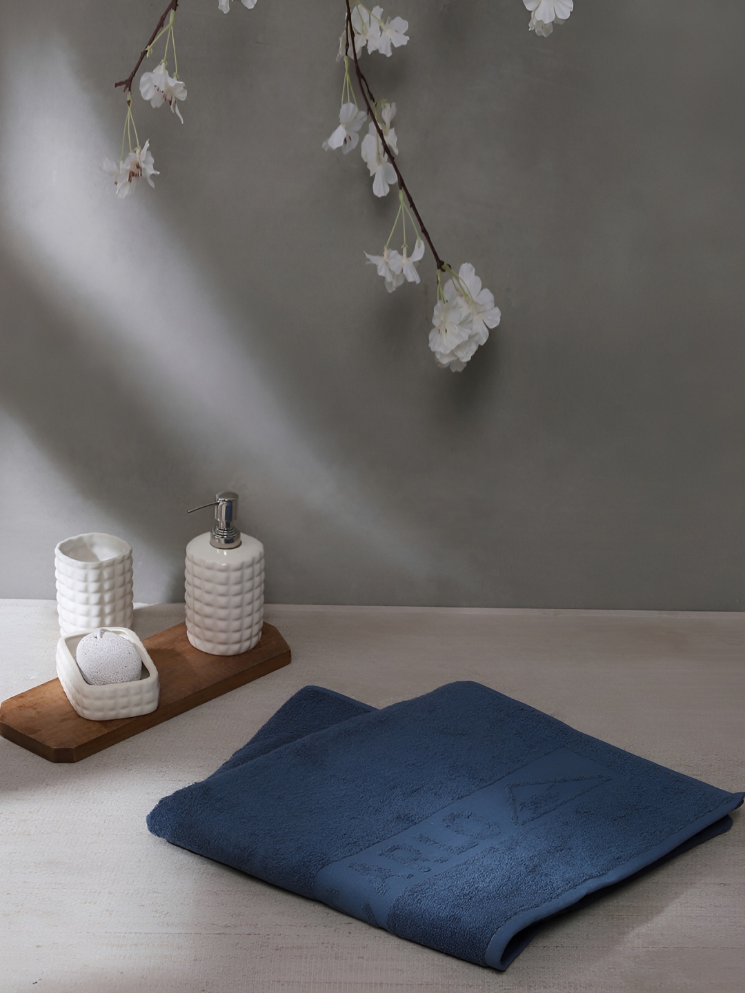 

Monte Carlo Blue Cotton 525 GSM Bath Towel