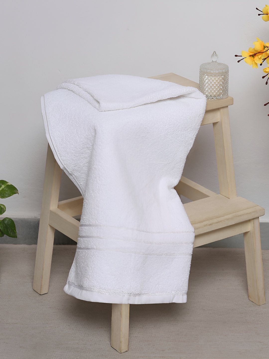 

Monte Carlo White Cotton 350 GSM Bath Towel