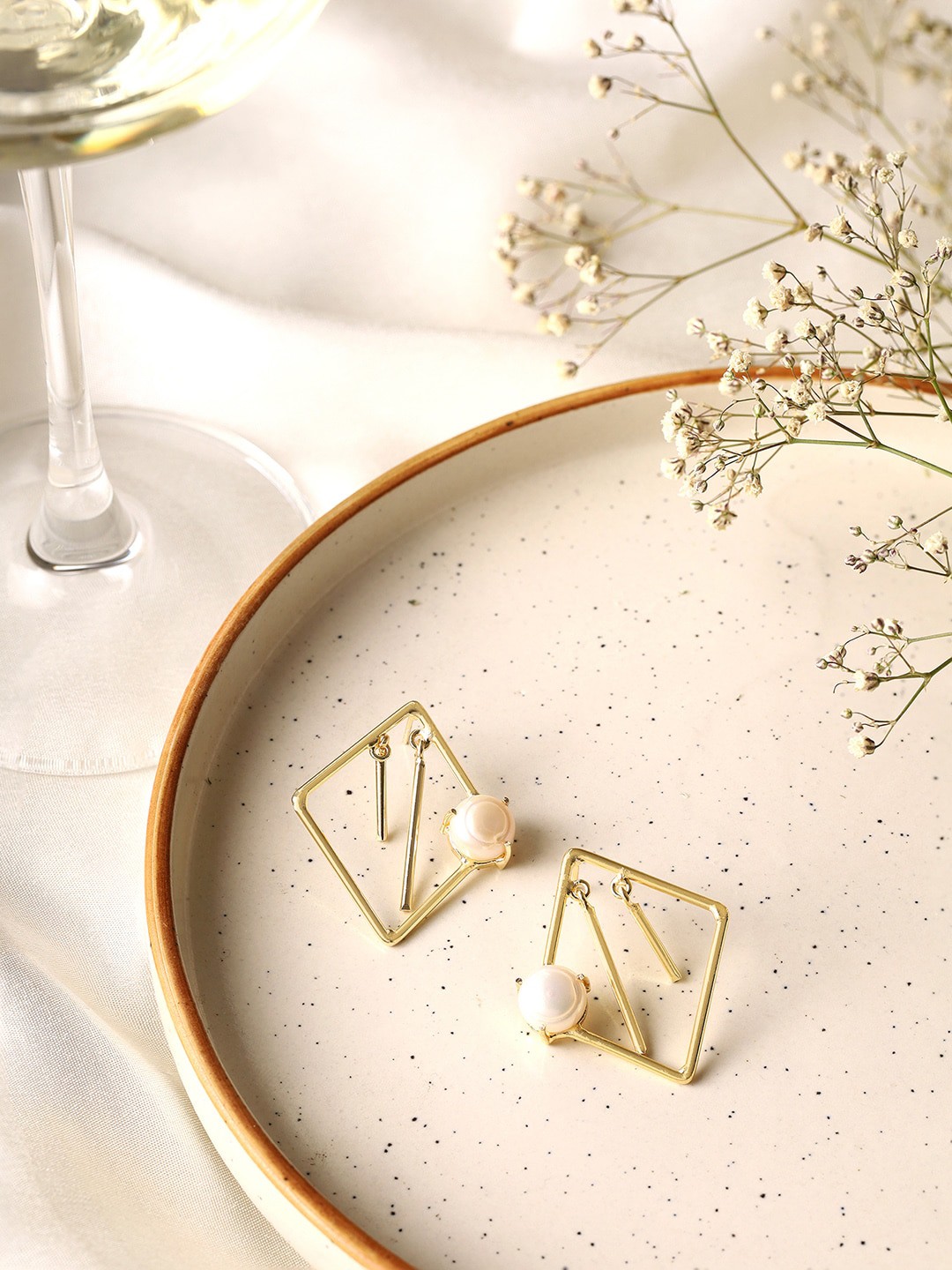 

Priyaasi Gold-Plated Geometric Studs