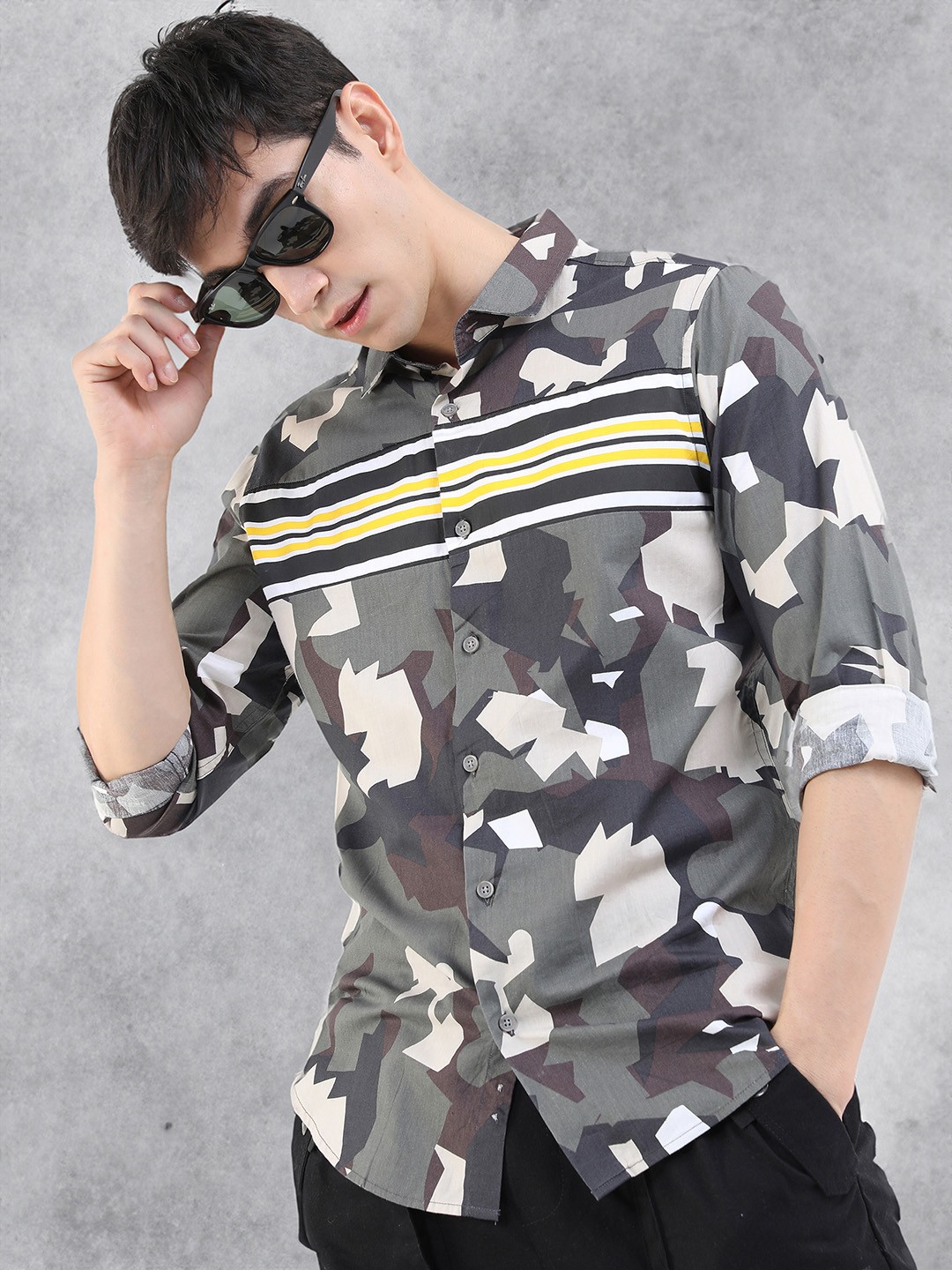 

HIGHLANDER Men Olive Slim Fit Printed Casual Shirt