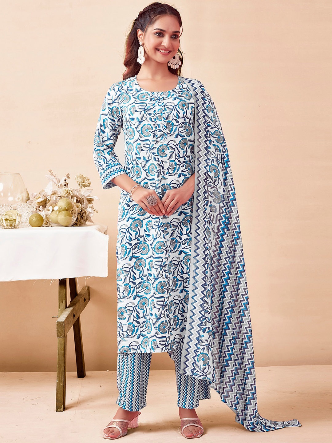 

SKYLEE Blue Round Neck Floral Printed Regular Straight Kurta with Trousers & With Dupatta