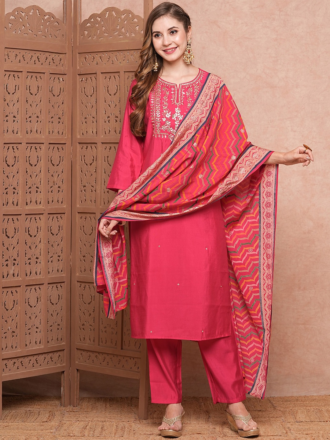 

FASHOR Ethnic Motif Embroidered Regular Gotta Patti Straight Kurta with Trousers & Dupatta, Pink