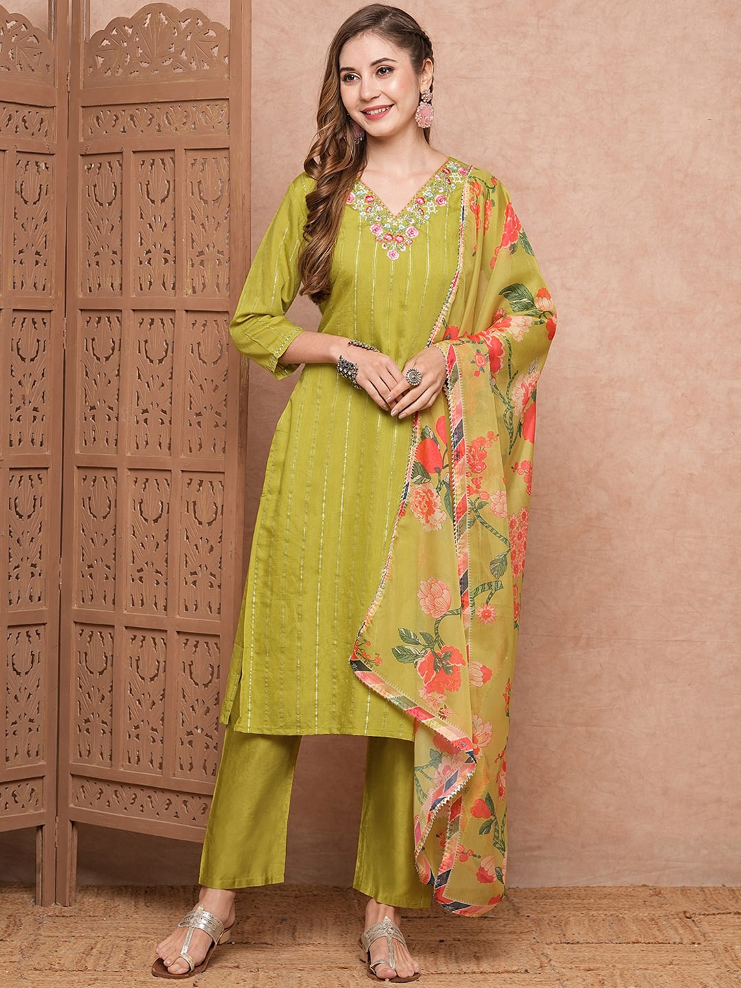 

FASHOR Floral Embroidered Regular Straight Kurta with Trousers & Dupatta, Yellow