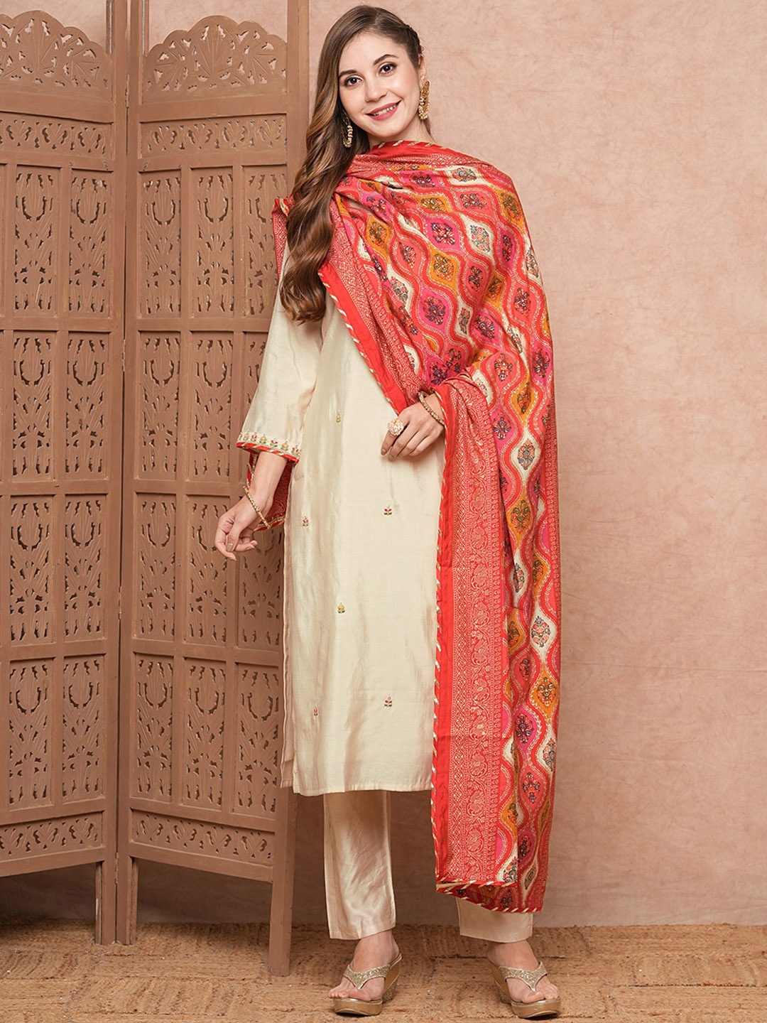 

FASHOR Floral Embroidered Regular Mirror Work Straight Kurta with Trousers & Dupatta, Cream