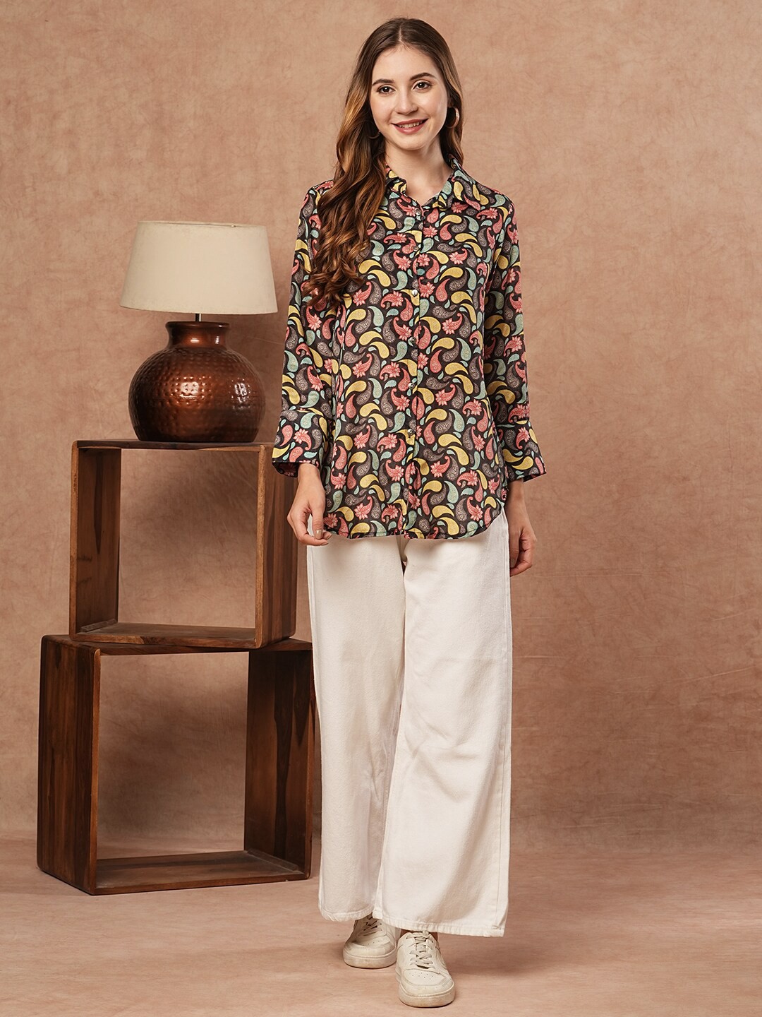

FASHOR Ethnic Motifs Printed Shirt Collar Straight Kurti, Black