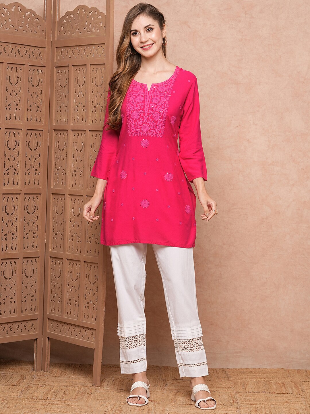 

FASHOR Floral Embroidered Round Neck Three-Quarter Sleeves Chikankari Straight Kurti, Fuchsia