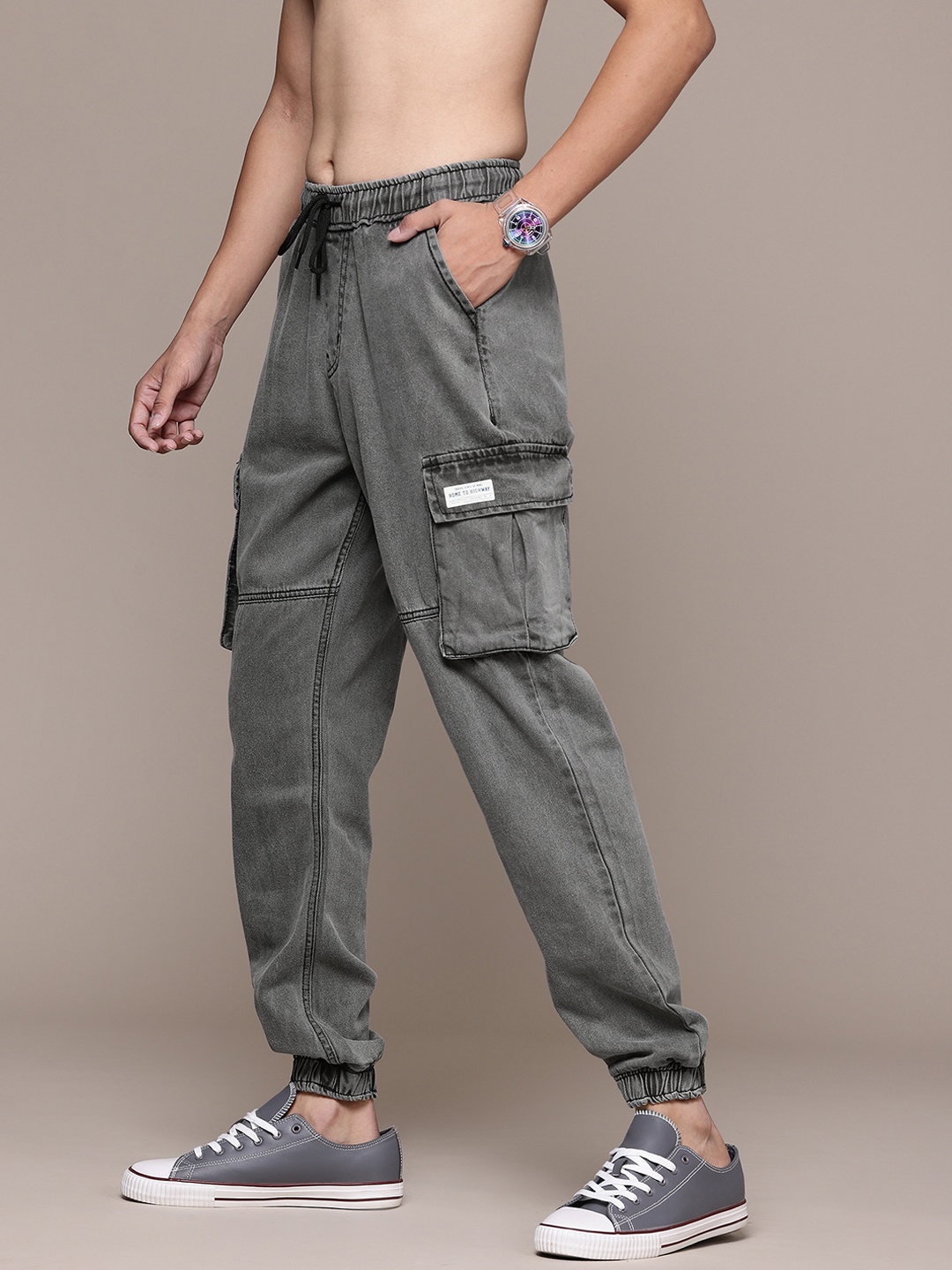 

The Roadster Lifestyle Co. Men Pure Cotton Cargo Style Jogger Jeans, Grey