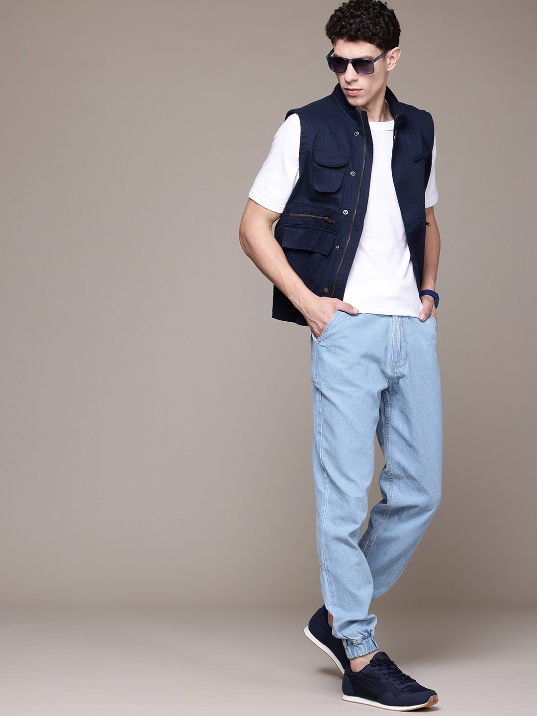 

The Roadster Lifestyle Co. Men Pure Cotton Jogger Jeans, Blue