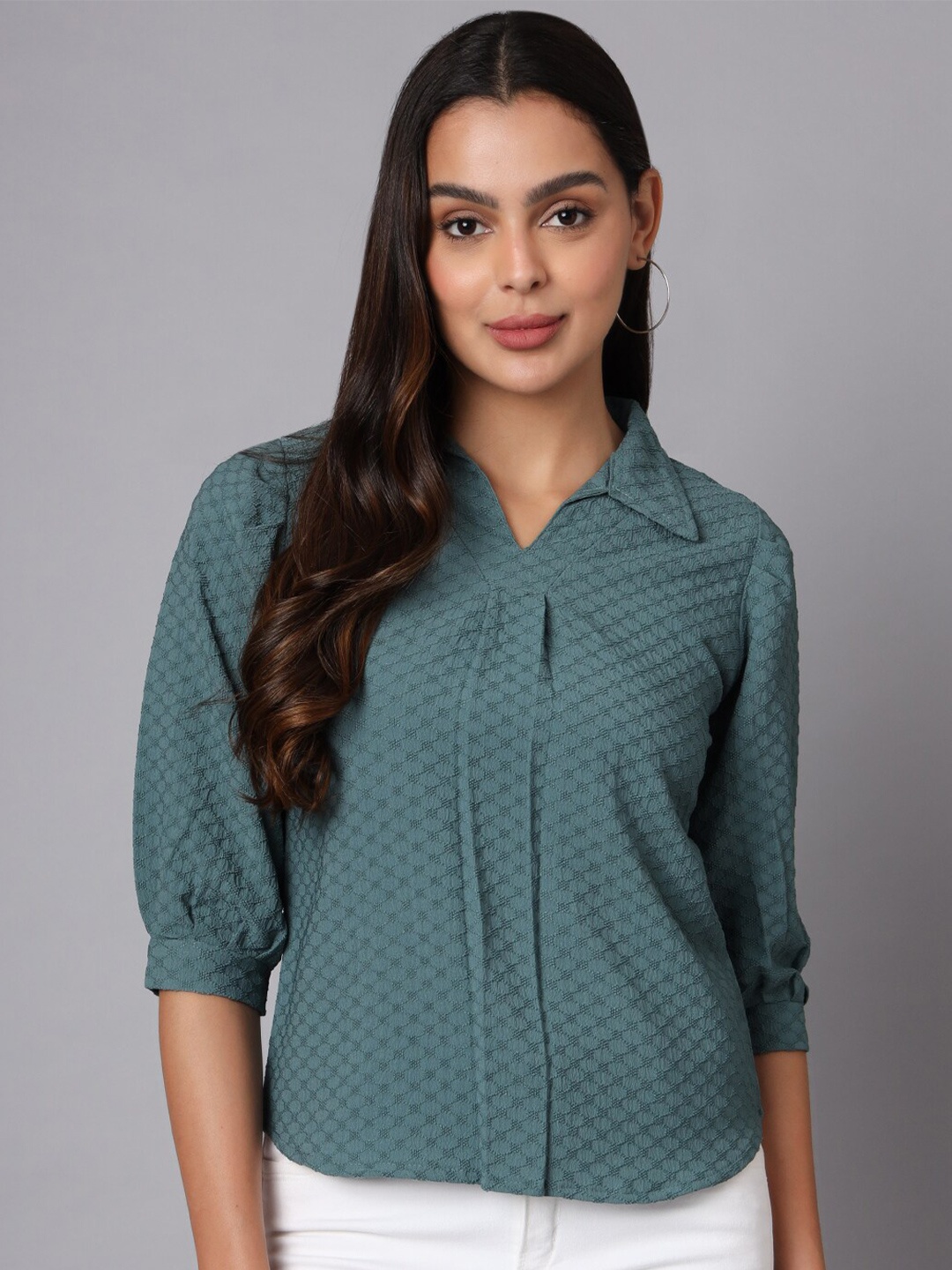 

VINISHAA KLOTHING Mandarin Collar Cotton Top, Green