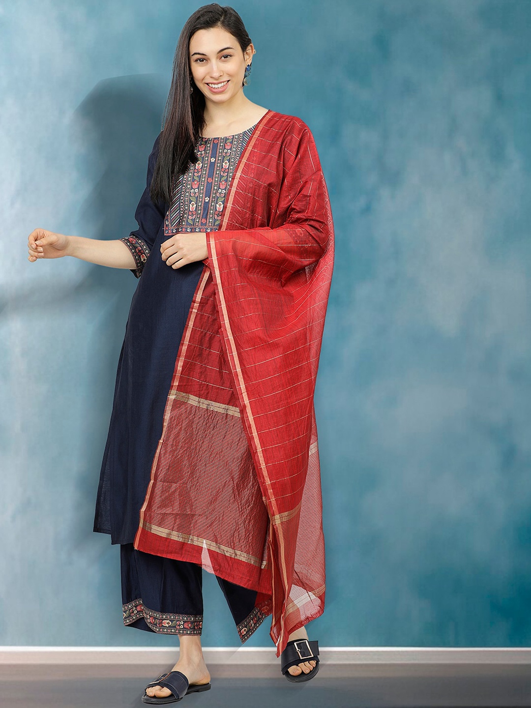 

Vishudh Floral Yoke Design Regular Kurta with Palazzo & Dupatta, Navy blue