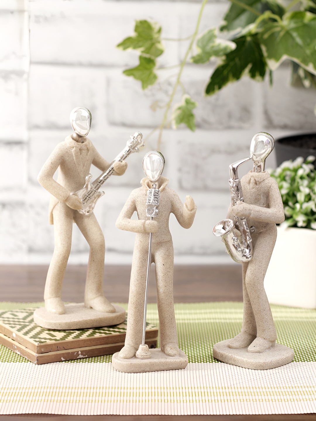 

Aura Cream-Coloured 3 Pcs Stone Finish Musician Decorative Figurine Showpieces