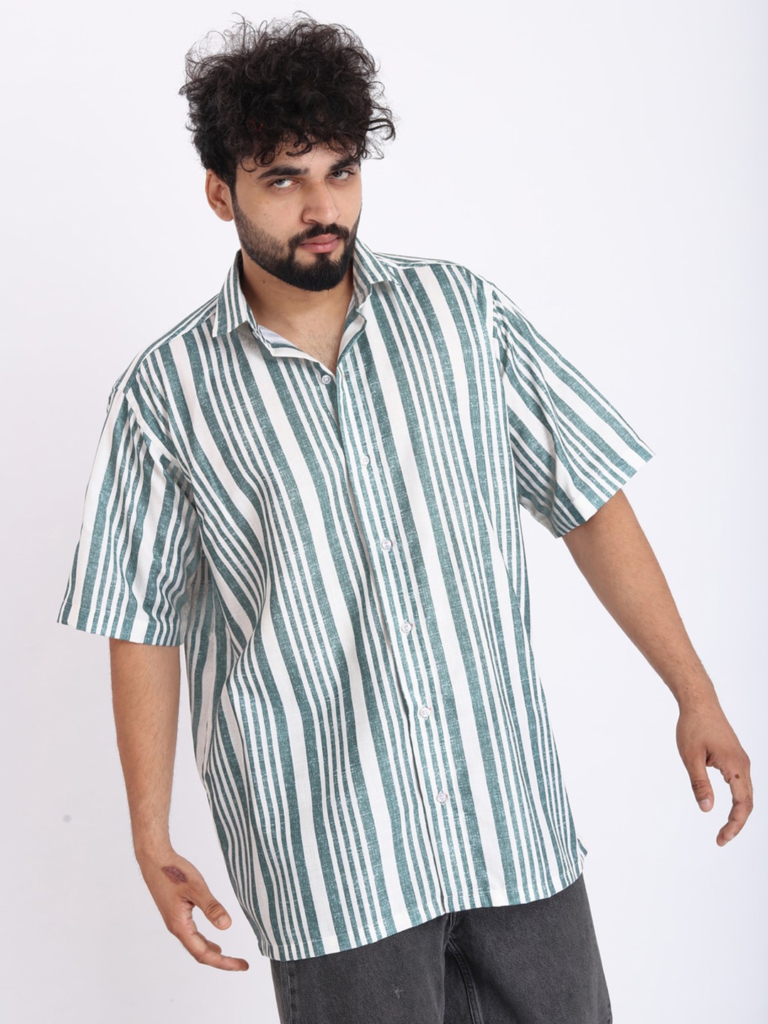 

BROWN BROTHERS Vertical Stripes Spread Collar Short Sleeves Oversized Shirt, Green