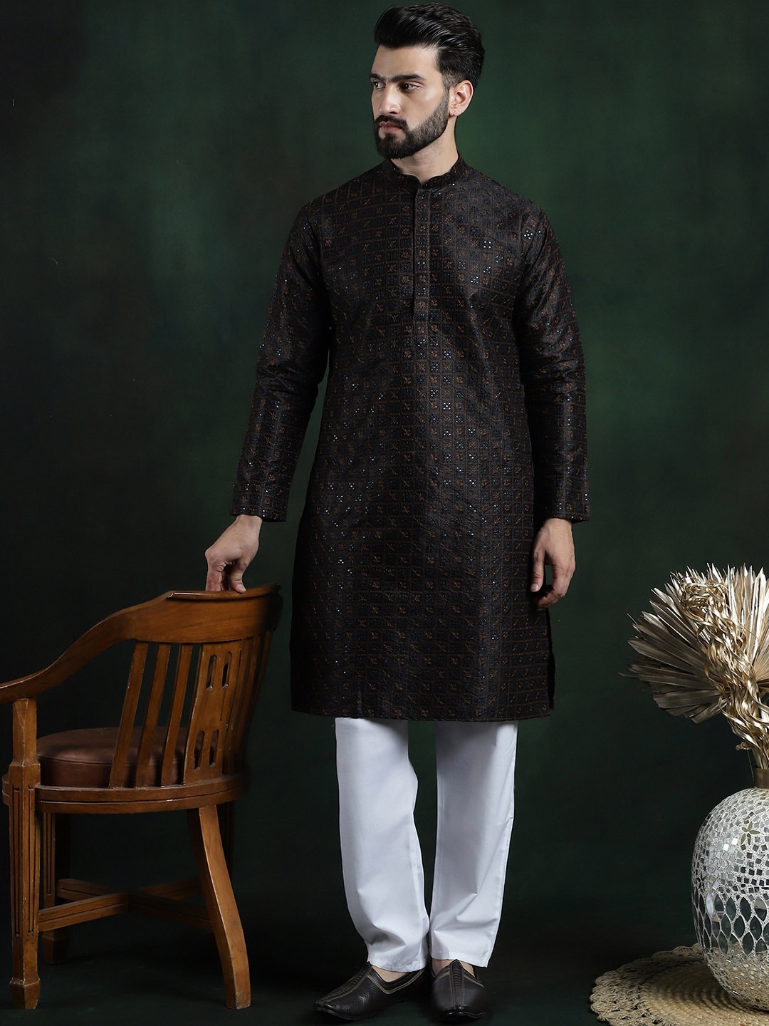 

SOJANYA LUXE Floral Embroidered Regular Thread Work Kurta with Pyjamas, Black