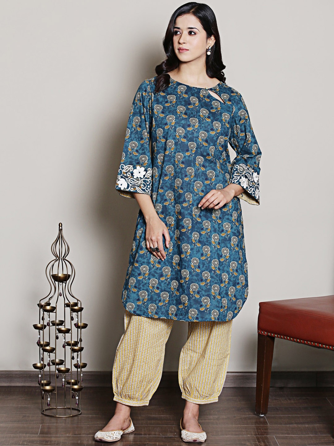

Spring Soul Floral Printed Regular Pure Cotton Kurta with Harem Pant, Teal