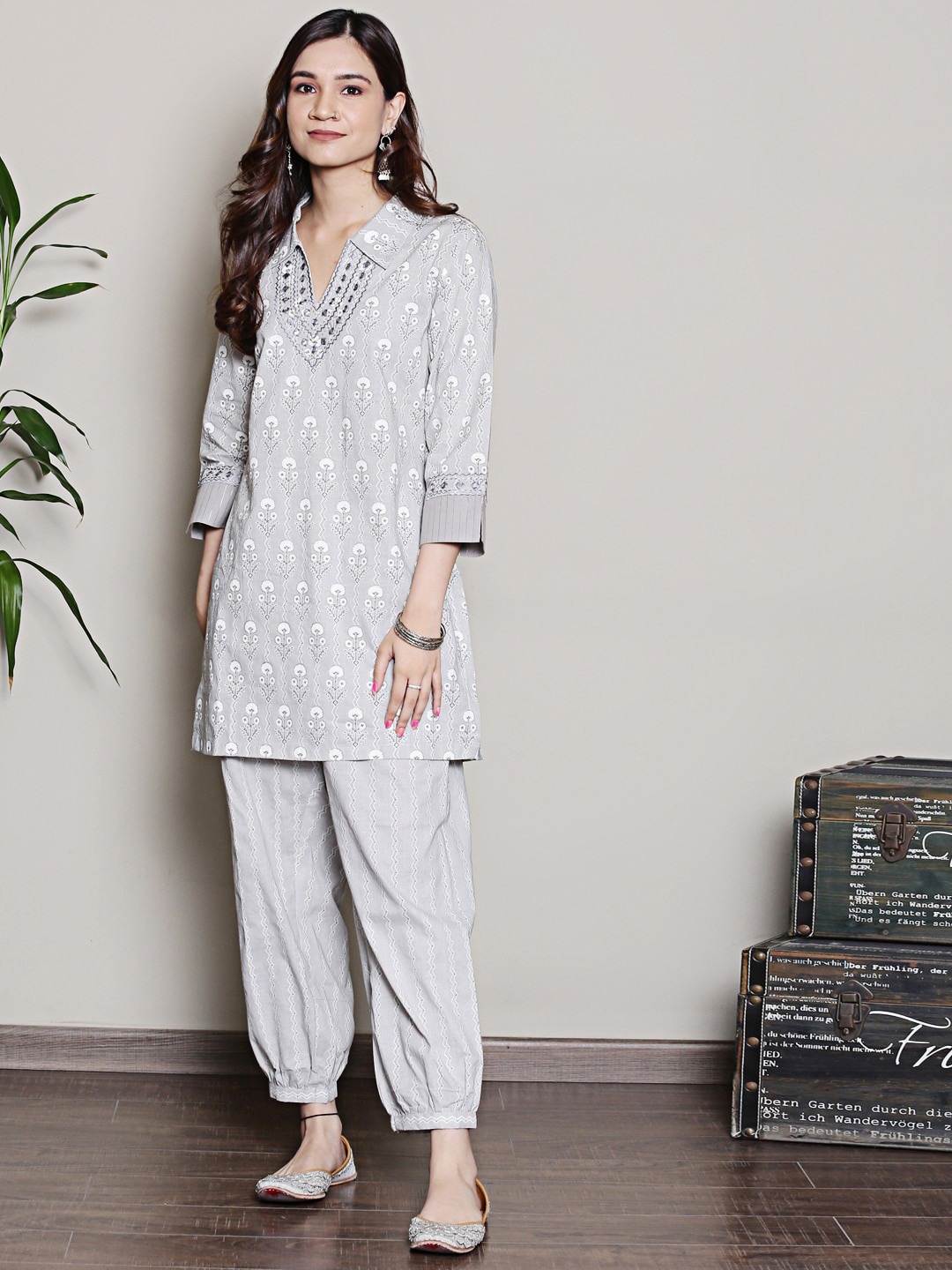 

Spring Soul Floral Printed Regular Pure Cotton Kurta with Harem Pant, Grey