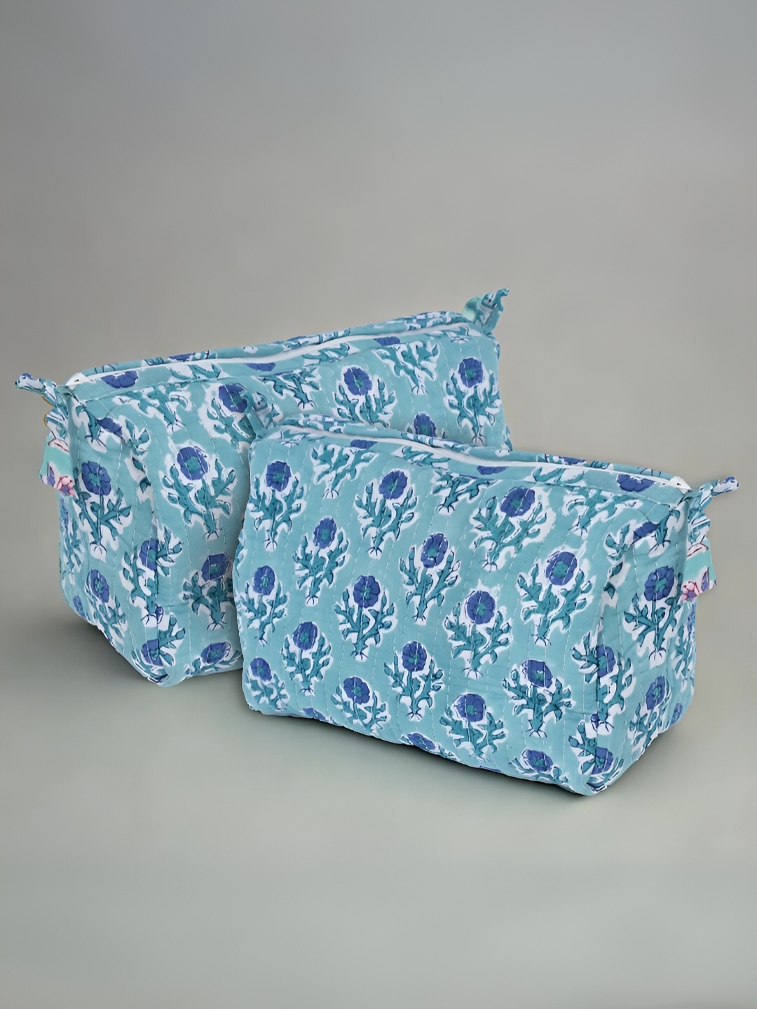 

Peepul Tree Blue 2 Pieces Regular Makeup Organisers