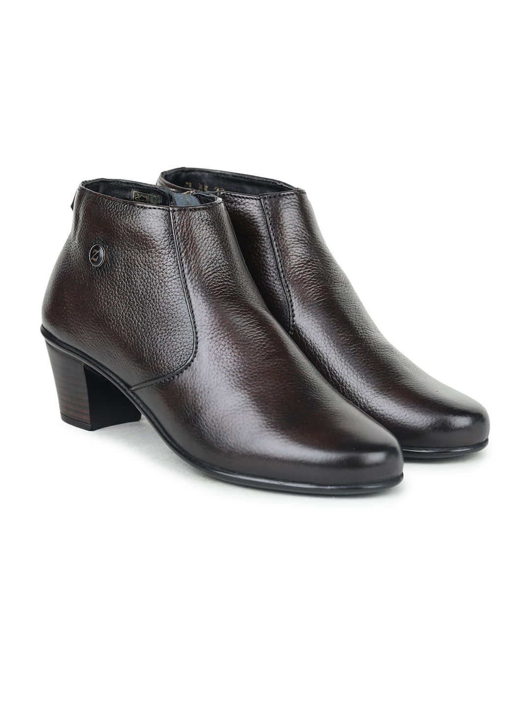 

Zoom Shoes Women Round Toe Leather Boots, Brown