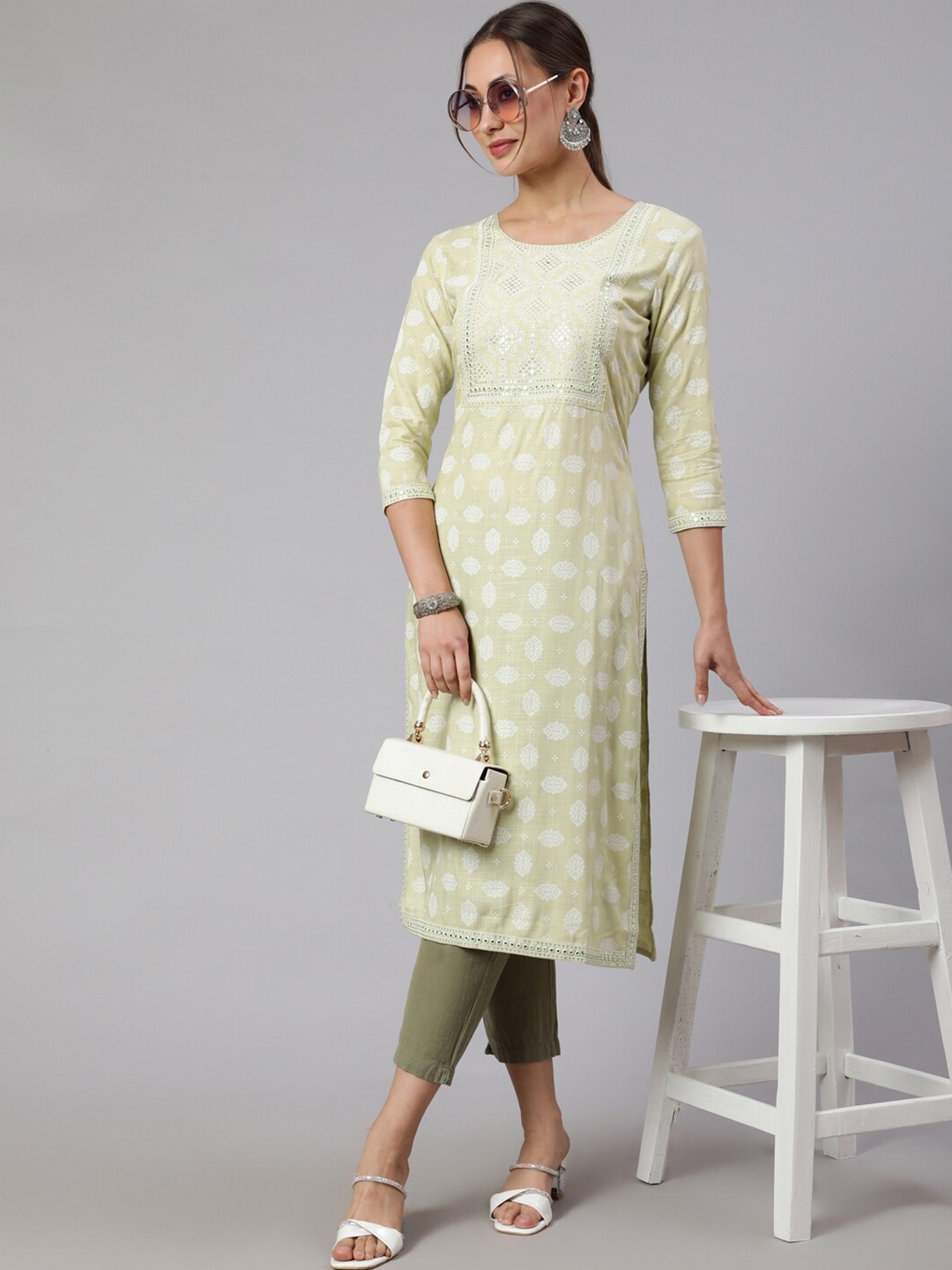 

STYLE ANGEL Floral Embroidered Straight Kurta, Green