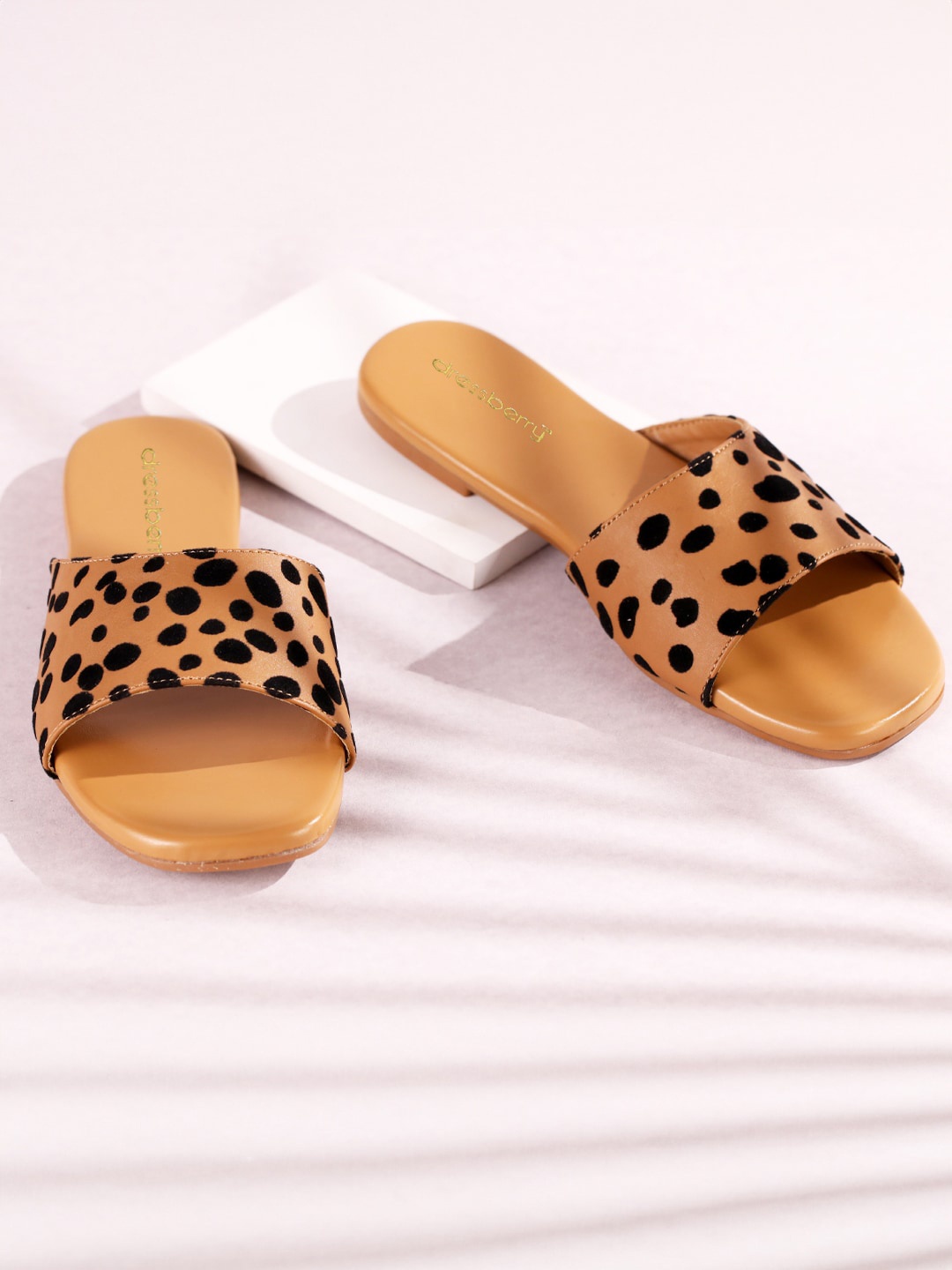 

DressBerry Beige Printed Open Toe Flats