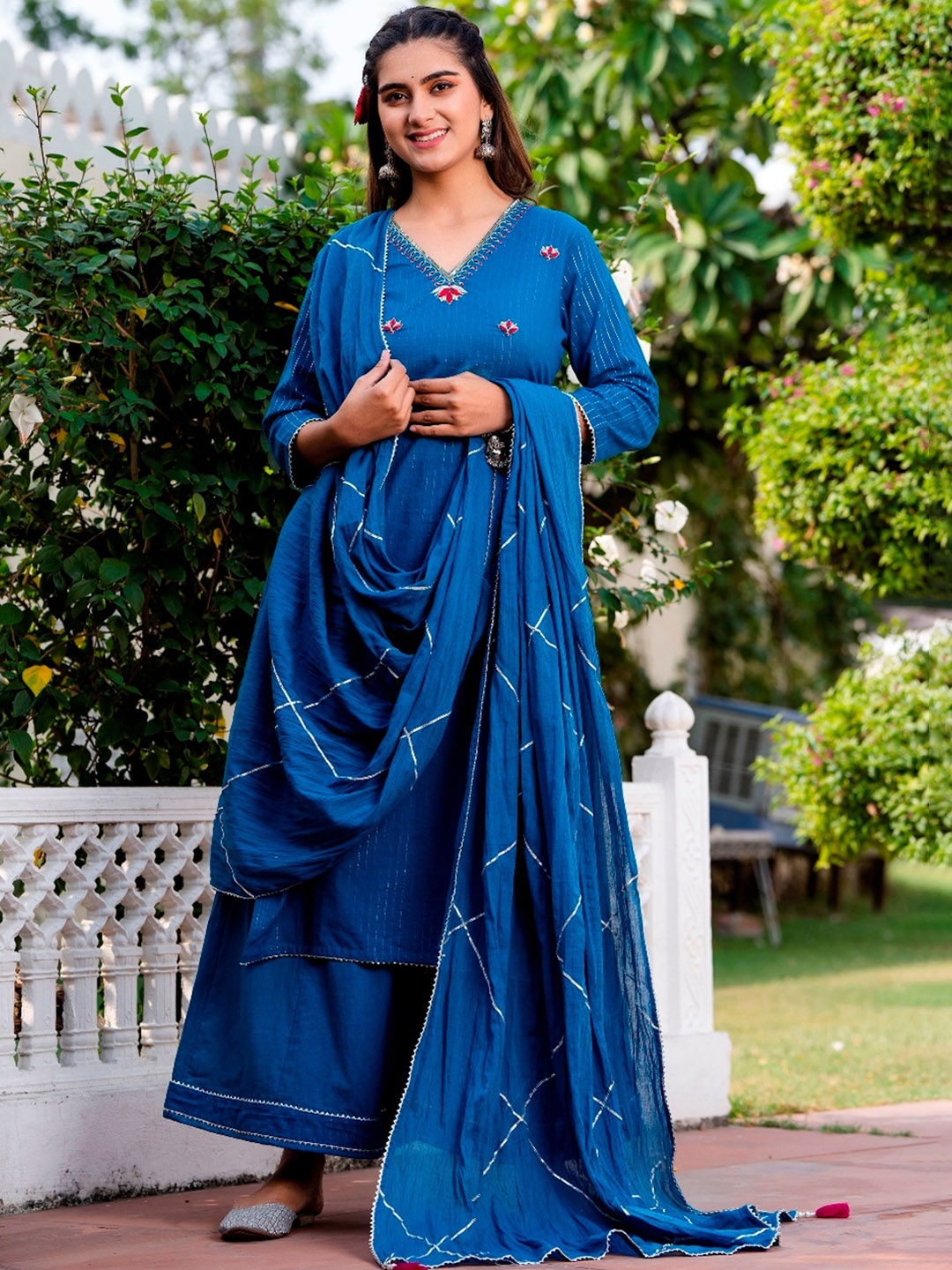 

HERE&NOW Embroidered Regular Gotta Patti Straight Kurta with Palazzos & Dupatta, Blue