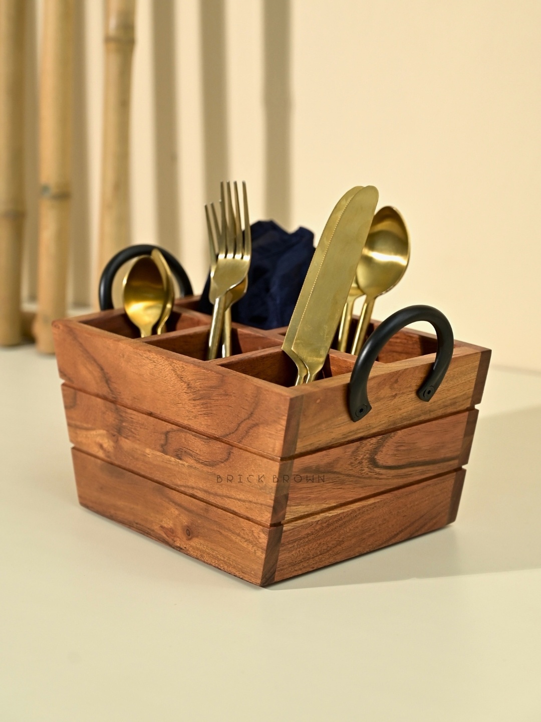 

BRICK BROWN Brown Wooden Cutlery Holder