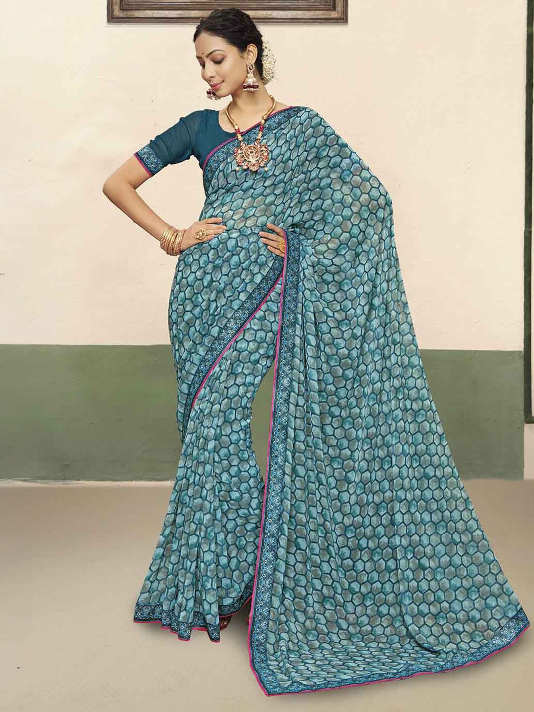 

Ishin Poly Georgette Saree With Blouse Piece, Teal