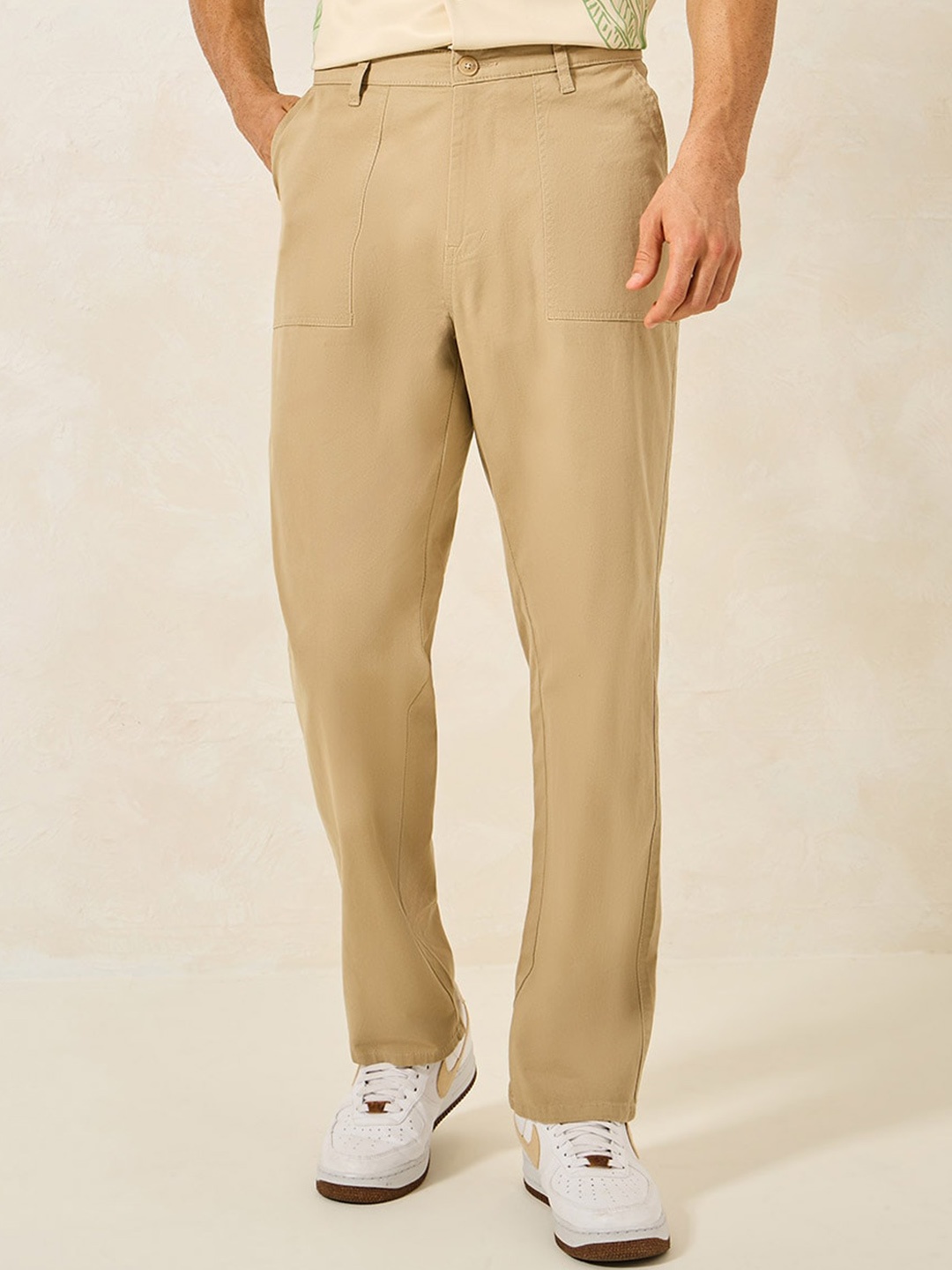 

Styli Men Panel Pocket Relaxed Fit Cotton Chino, Beige