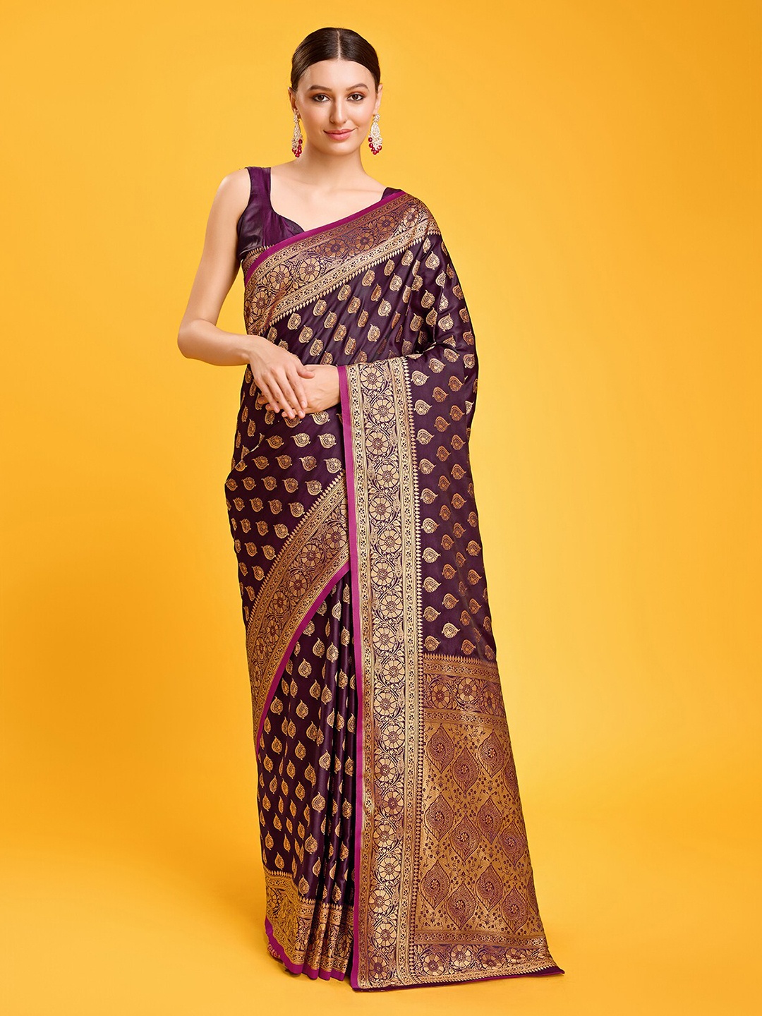 

MONJOLIKA FASHION Woven Design Zari Silk Blend Banarasi Saree, Burgundy