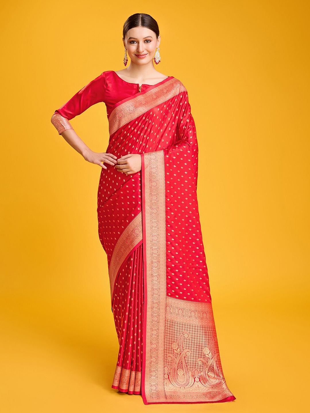 

MONJOLIKA FASHION Woven Design Zari Silk Blend Banarasi Saree, Red