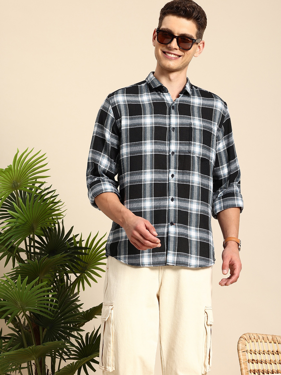 

Mast & Harbour Men Slim Fit Checked Casual Shirt, Black