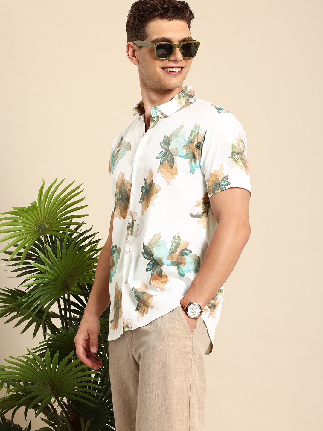 

Mast & Harbour Men Slim Fit Floral Printed Casual Shirt, White