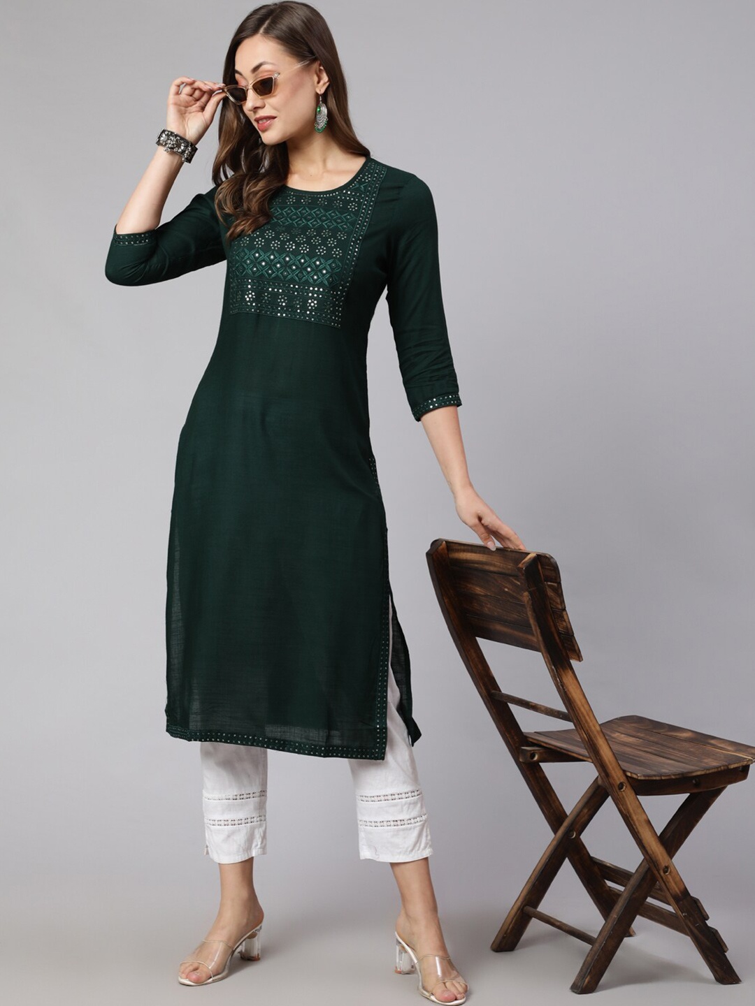 

STYLE ANGEL Geometric Yoke Design Sequined Straight Kurta, Green
