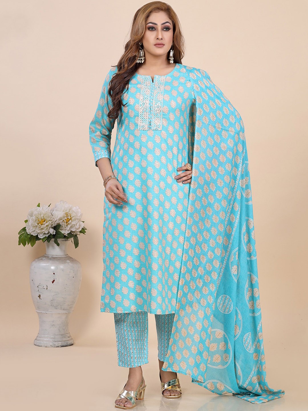 

Amchoor Printed Ethinic Motifs Round Neck Sequinned Kurta With Trouser & Dupatta, Turquoise blue