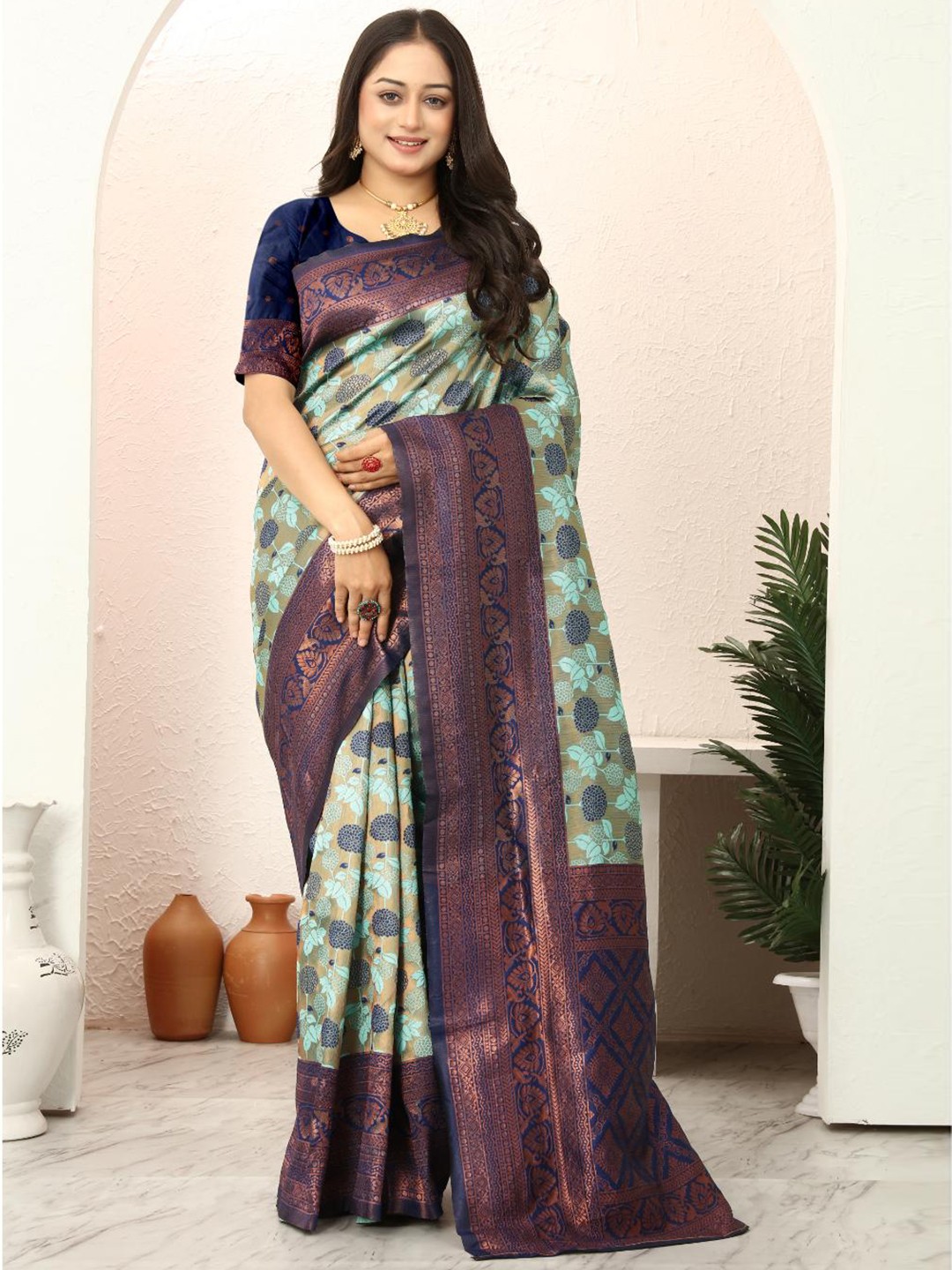 

SM TRENDZ Woven Design Zari Silk Cotton Banarasi Saree, Navy blue