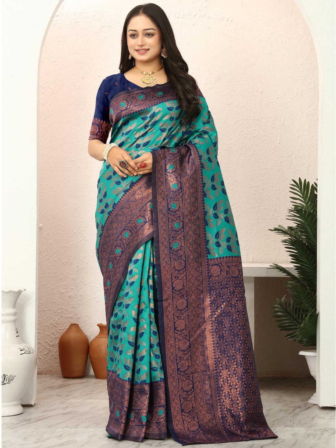 

SM TRENDZ Woven Design Zari Silk Cotton Paithani Saree, Teal