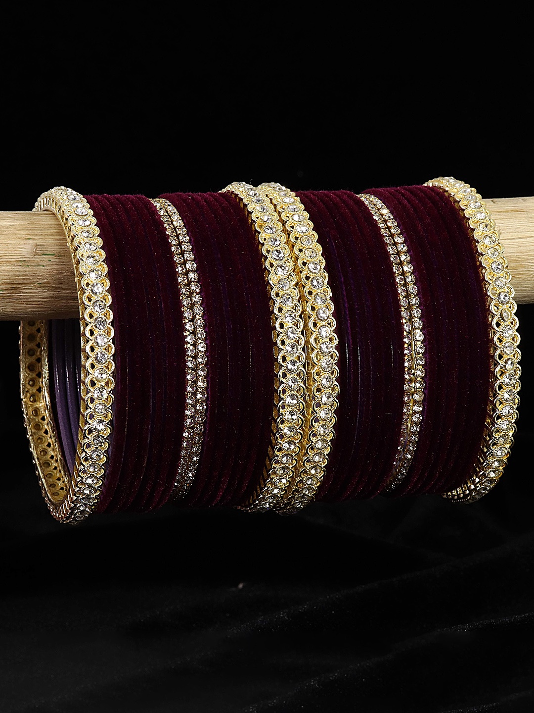 

LAVAZZA Set of 32 Gold-Plated Zircon-Studded Velvet Bangles