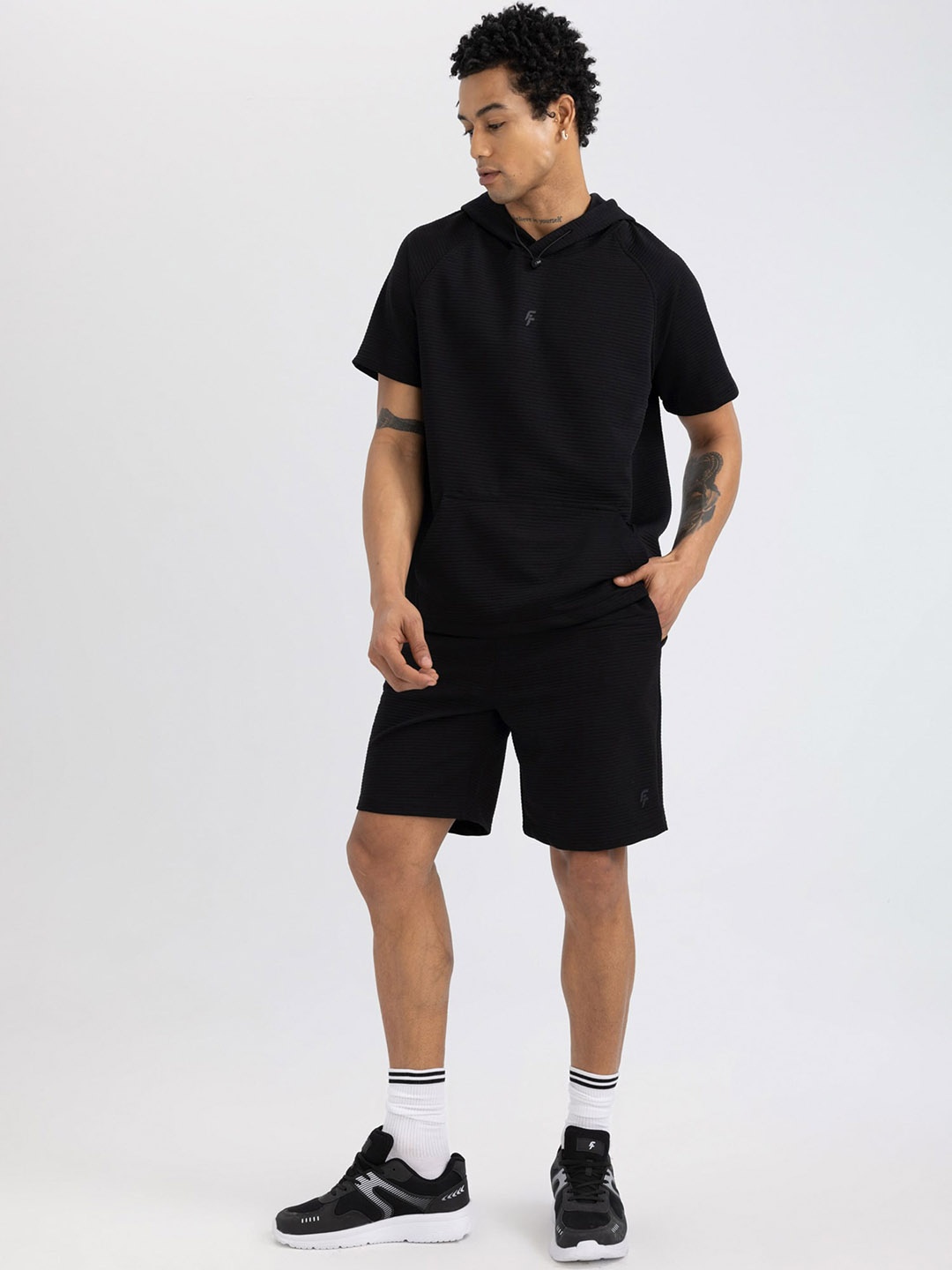 DeFacto Men Mid Rise Sports Shorts, Black