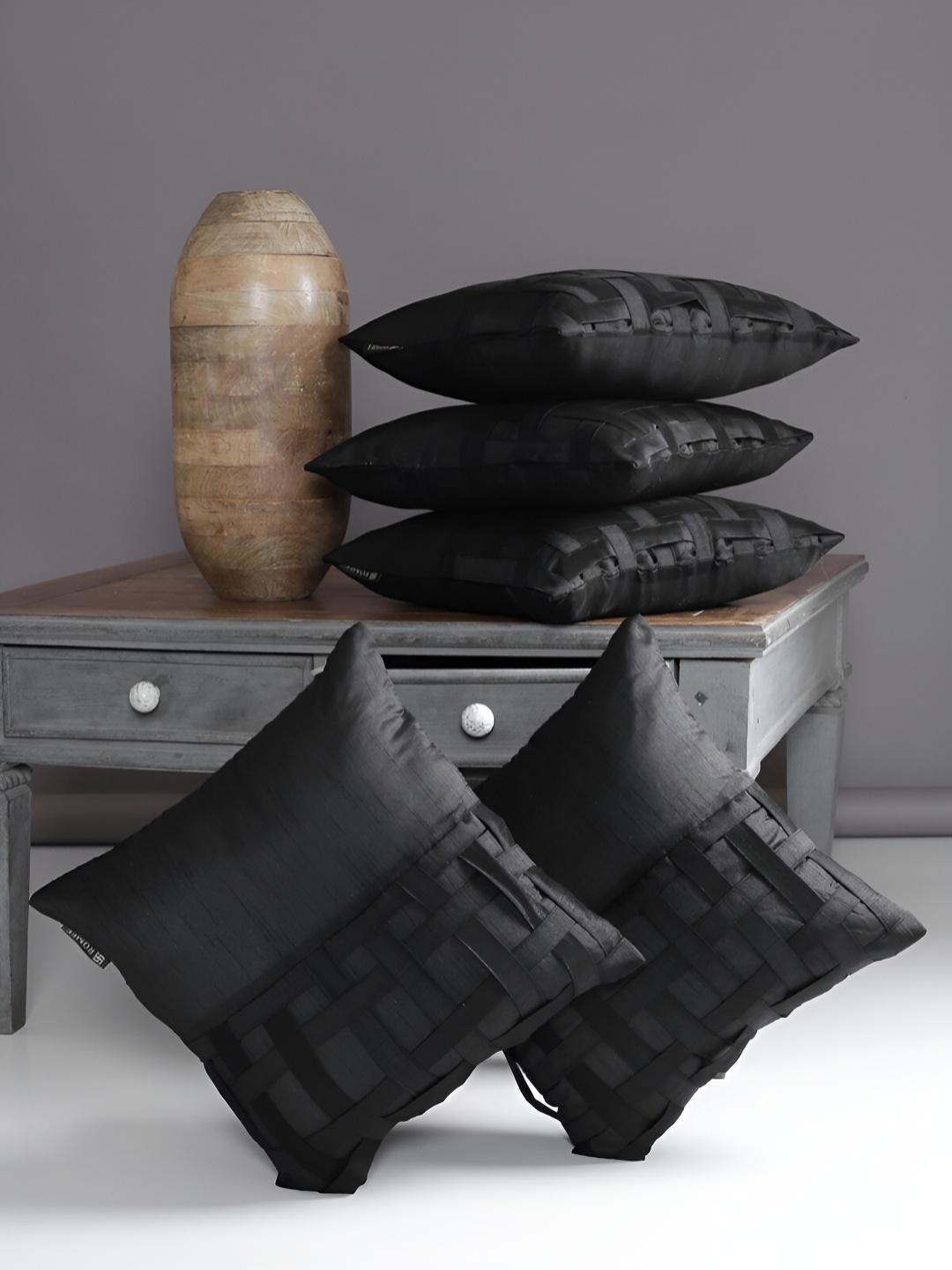 

Aura Black 5 Pieces Straped Pattern Square Cushion Covers