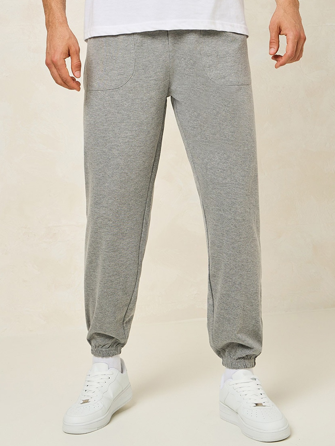 

Styli Men Oversized Panel-Pocket Elasticated-Cuff Terry Joggers, Grey