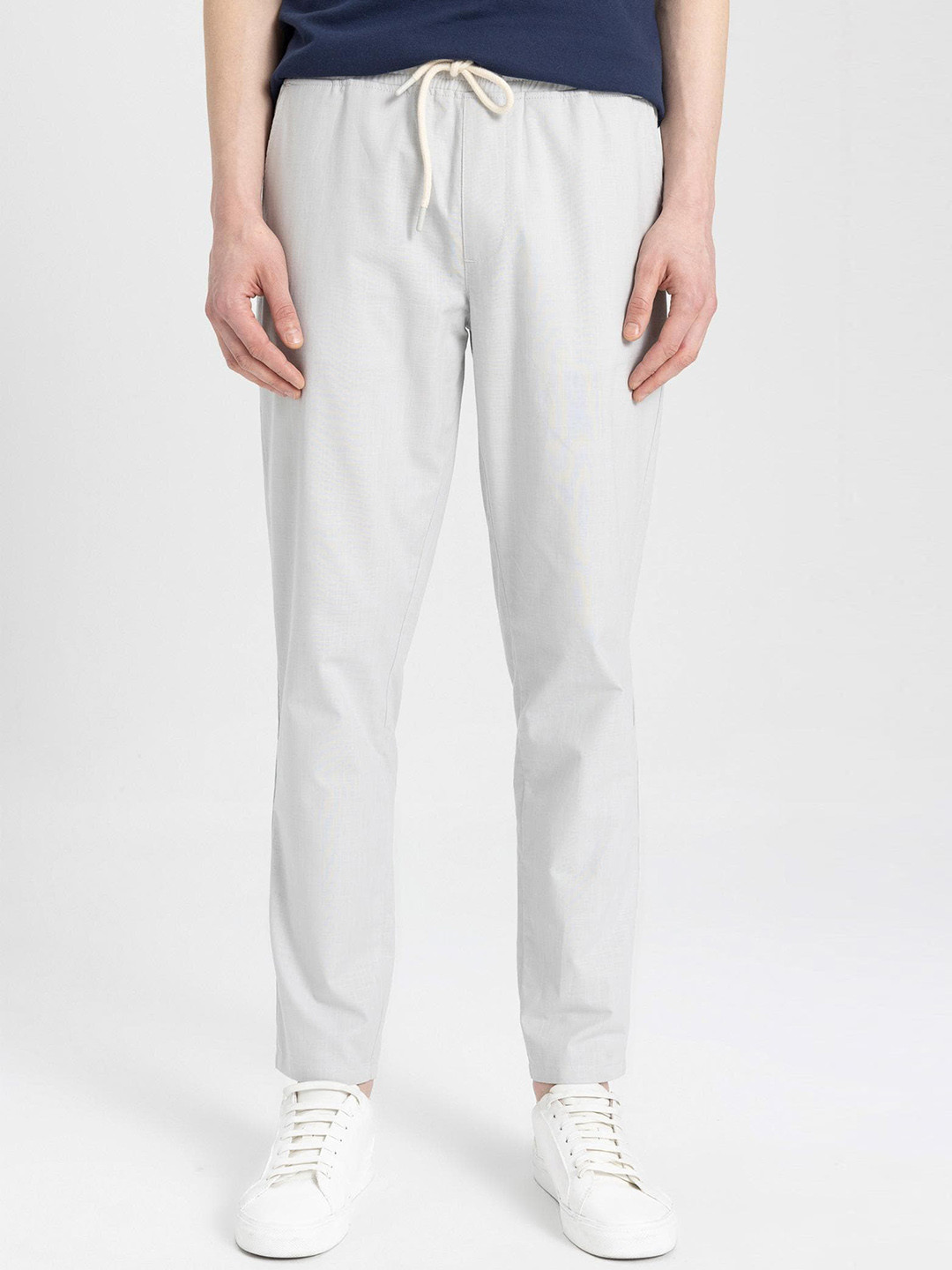 

DeFacto Men Mid Rise Pure Cotton Trousers, Grey