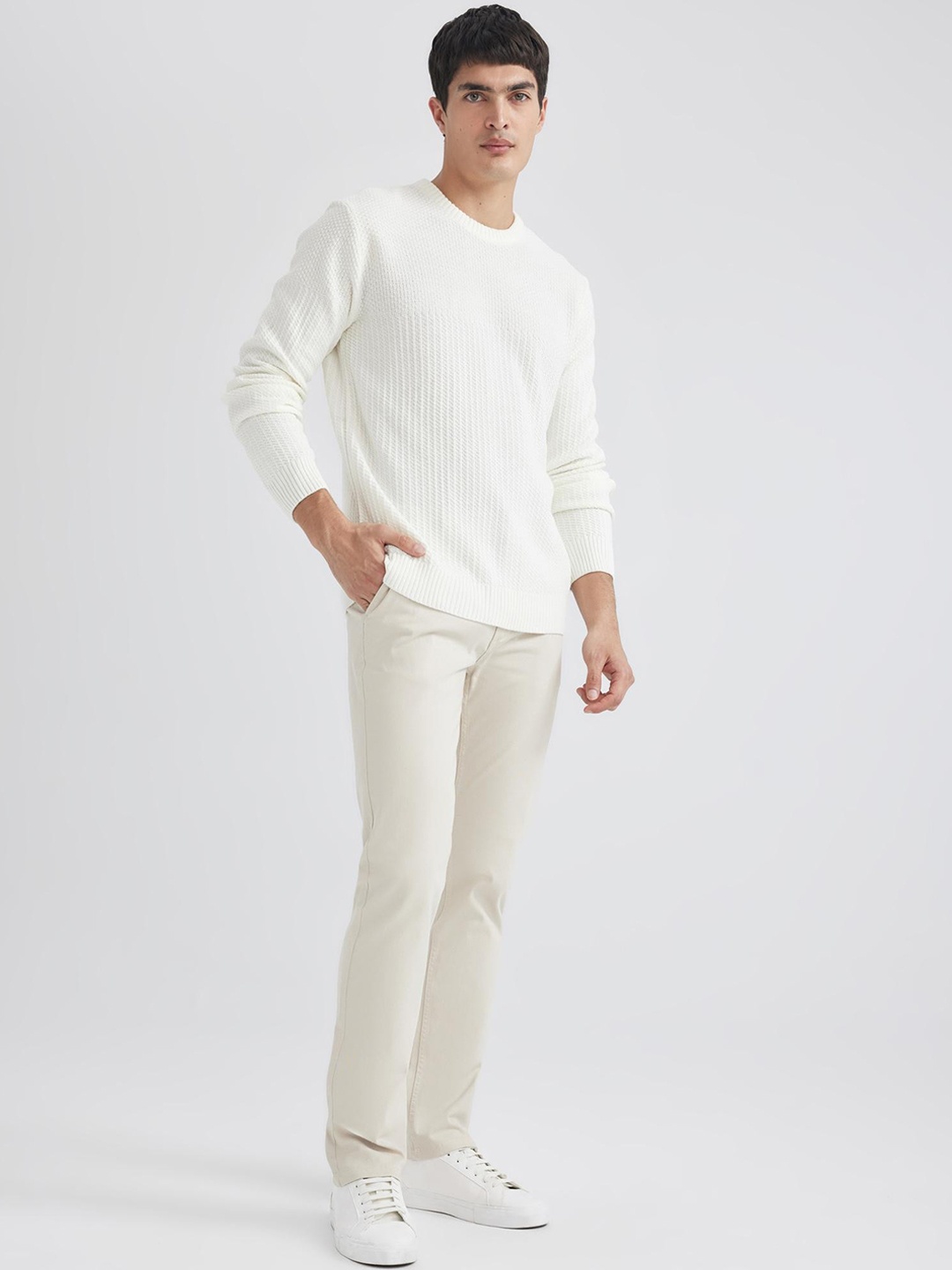

DeFacto Men Mid Rise Trousers, Off white