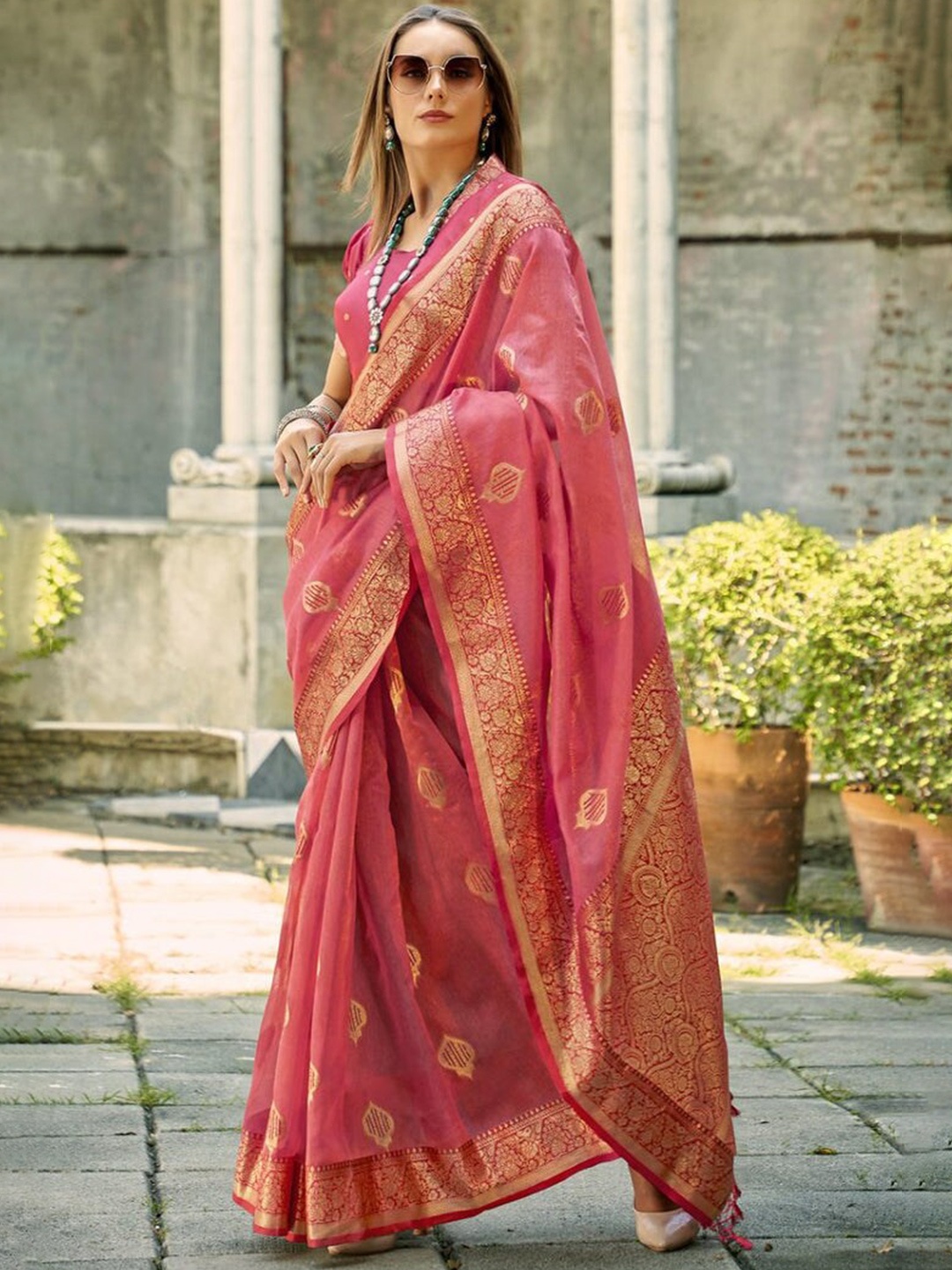 

MySilkLove Woven Design Zari Banarasi Saree, Pink