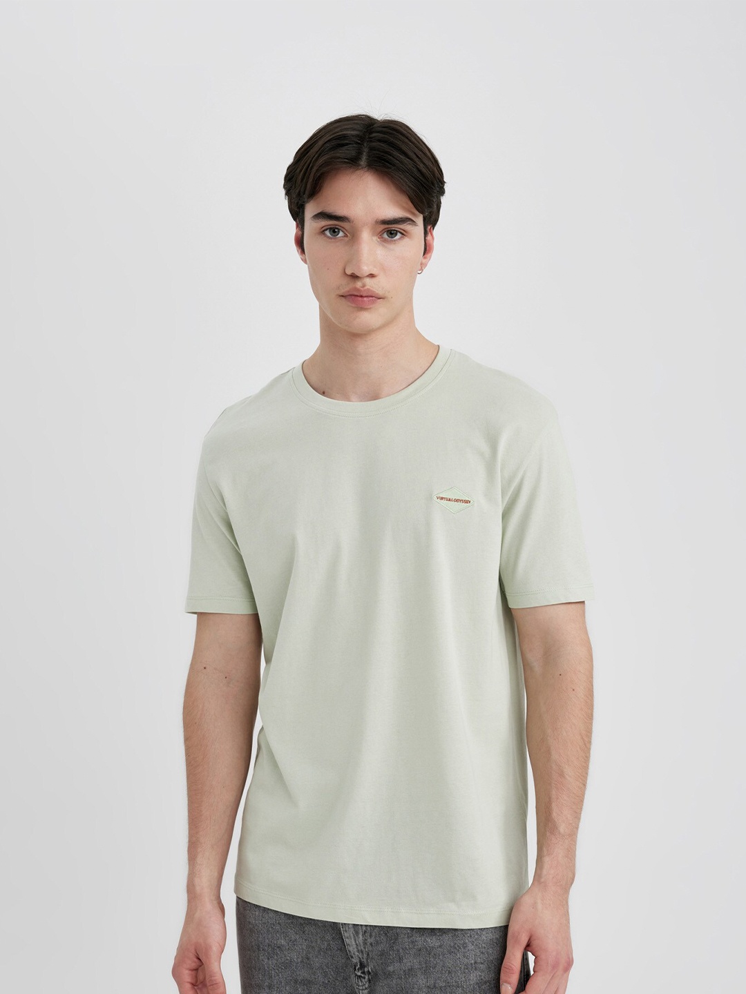 

DeFacto Men Typography T-shirt, Cream