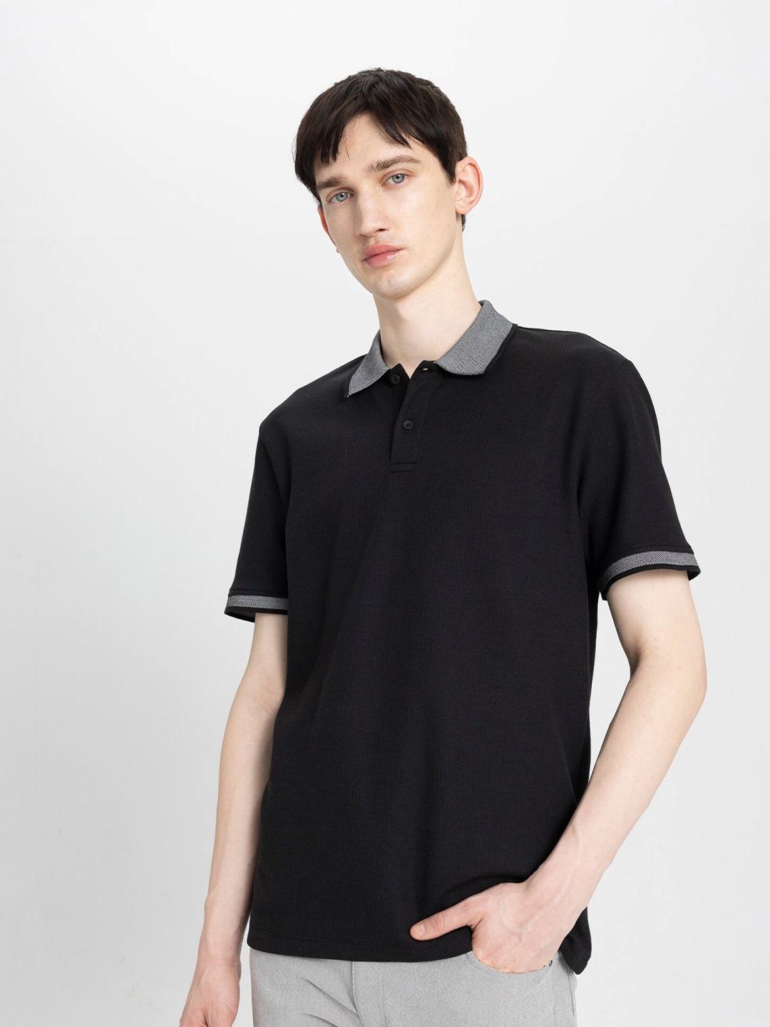 

DeFacto Men Polo Collar T-shirt, Black