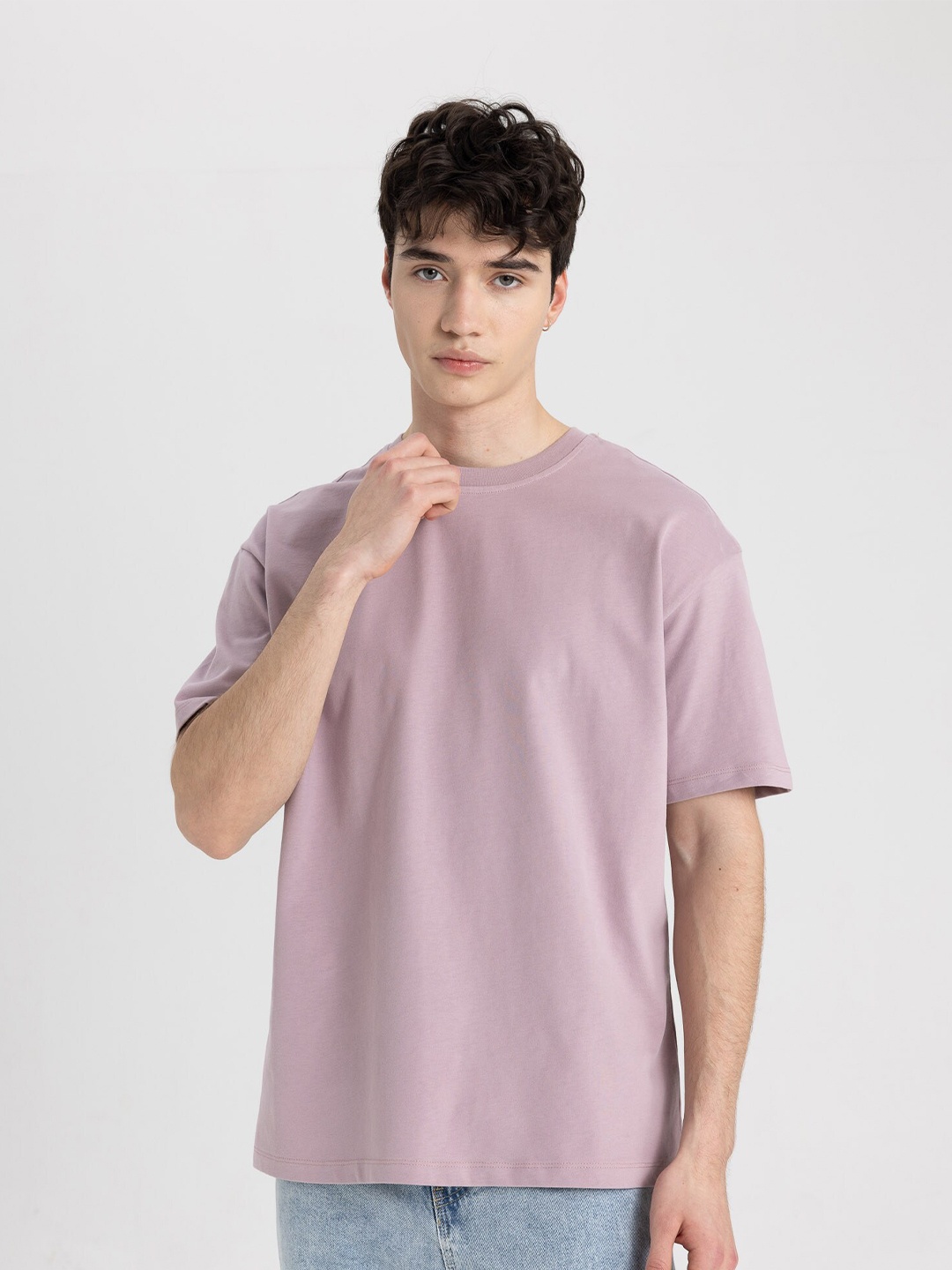 

DeFacto Men solid T-shirt, Lavender