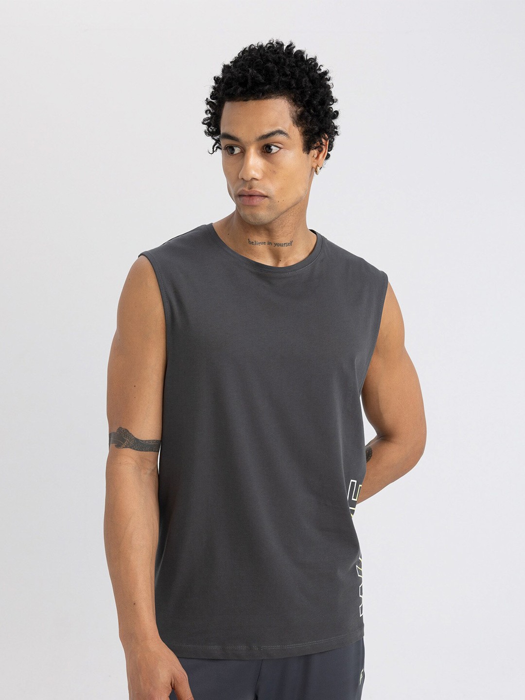 

DeFacto Men Typography Pockets T-shirt, Na