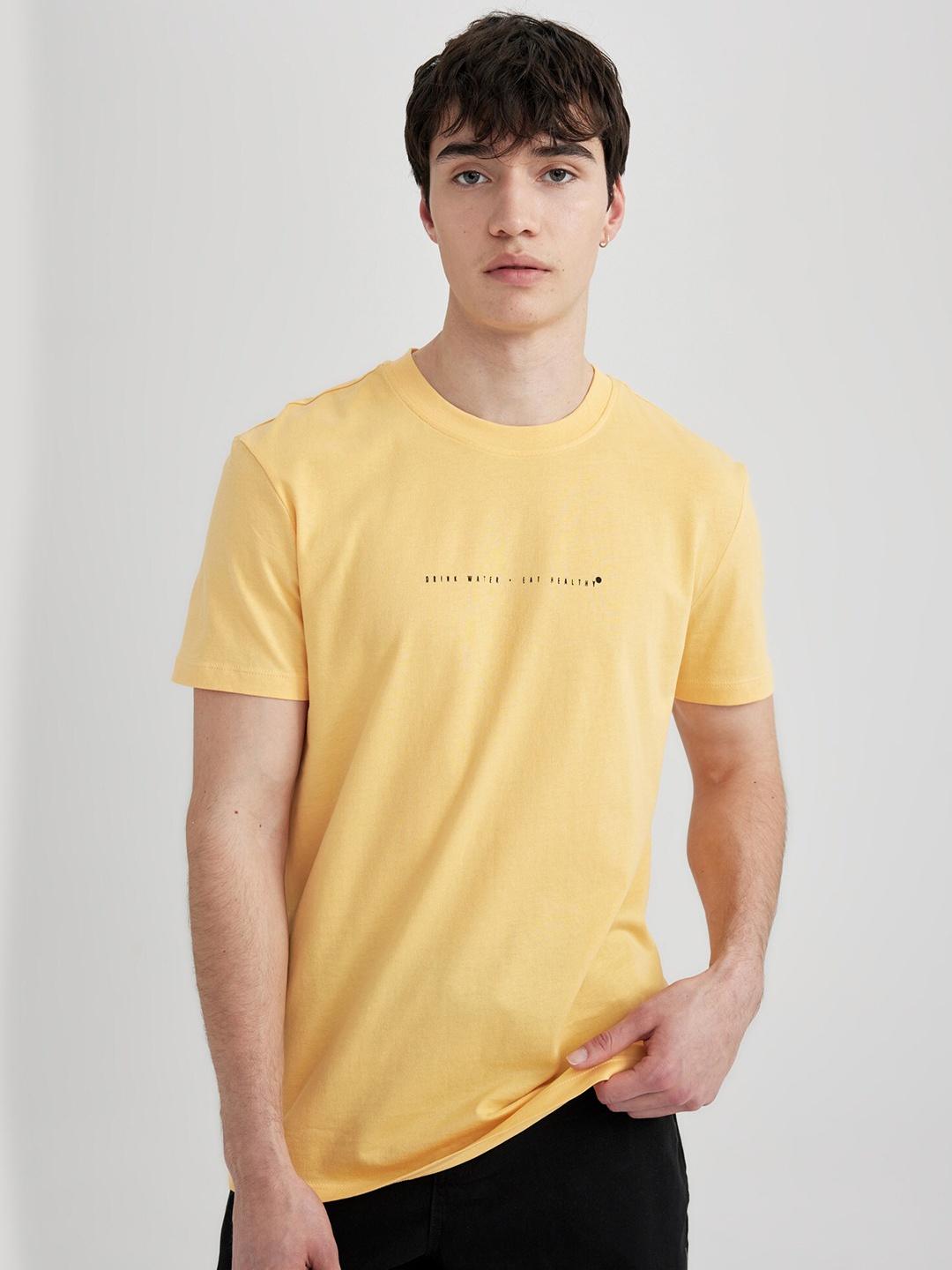 DeFacto Men pure cotton Typography Printed T-shirt, Yellow