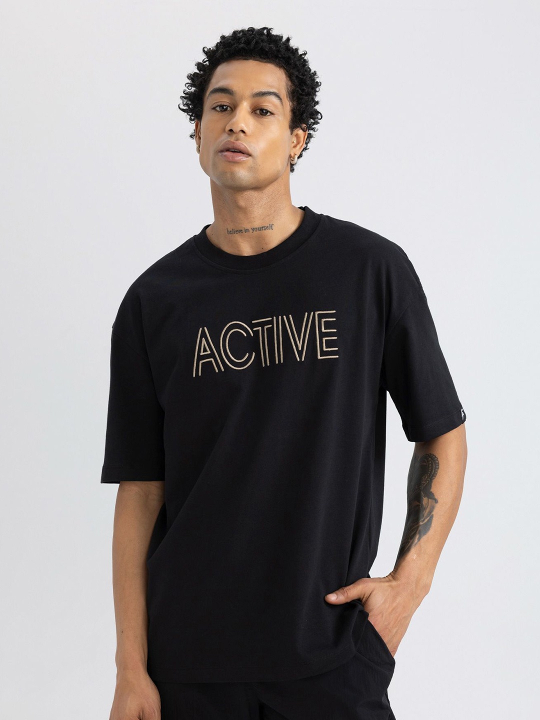 

DeFacto Men Typography Printed T-shirt, Na