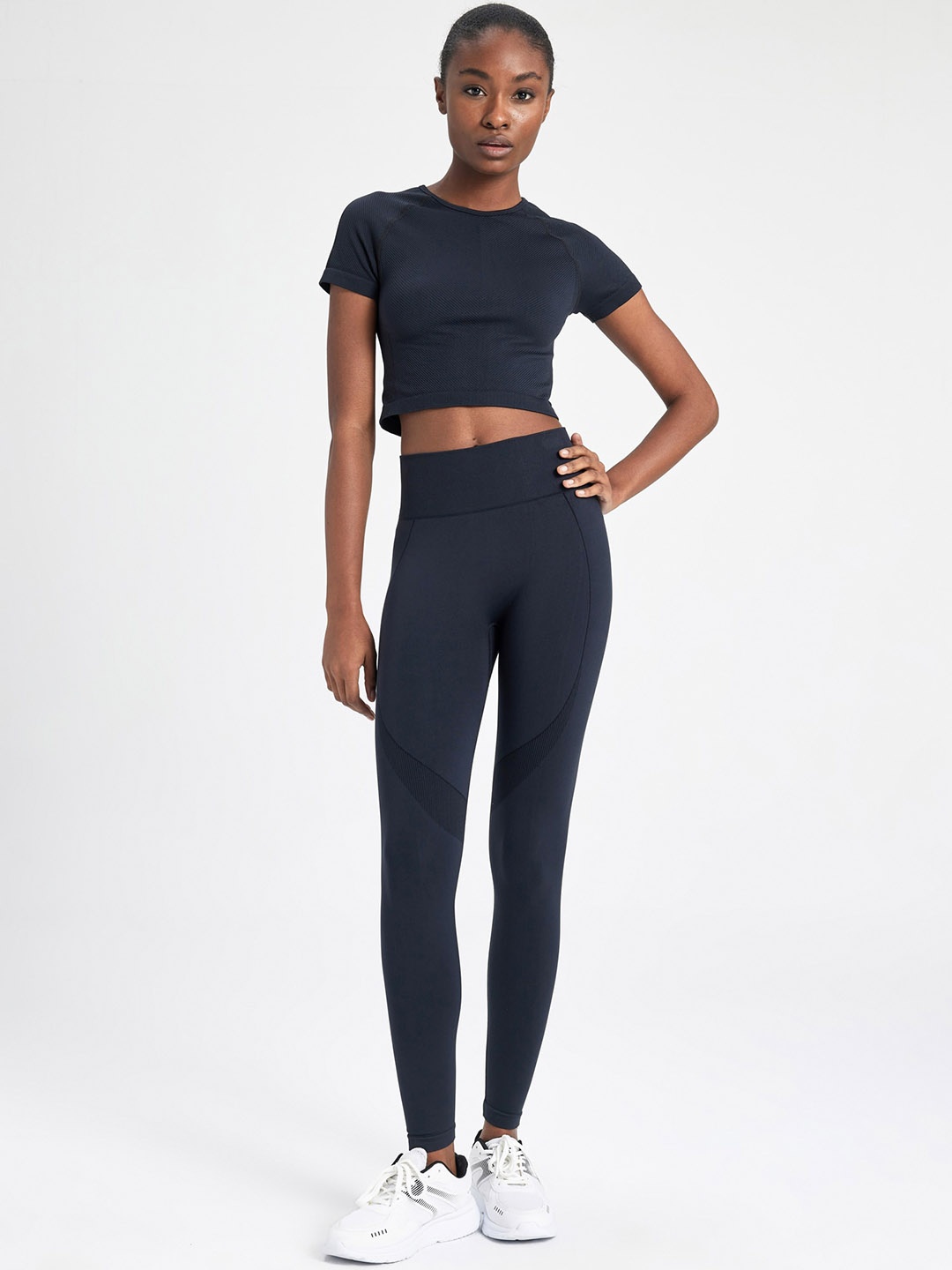 

DeFacto Women Ankle-Length Gym Tights, Navy blue